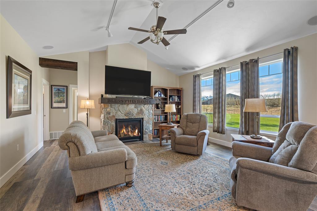 Kalispell, Montana, 59901, United States, 4 Bedrooms Bedrooms, ,3 BathroomsBathrooms,Residential,For Sale,1936978