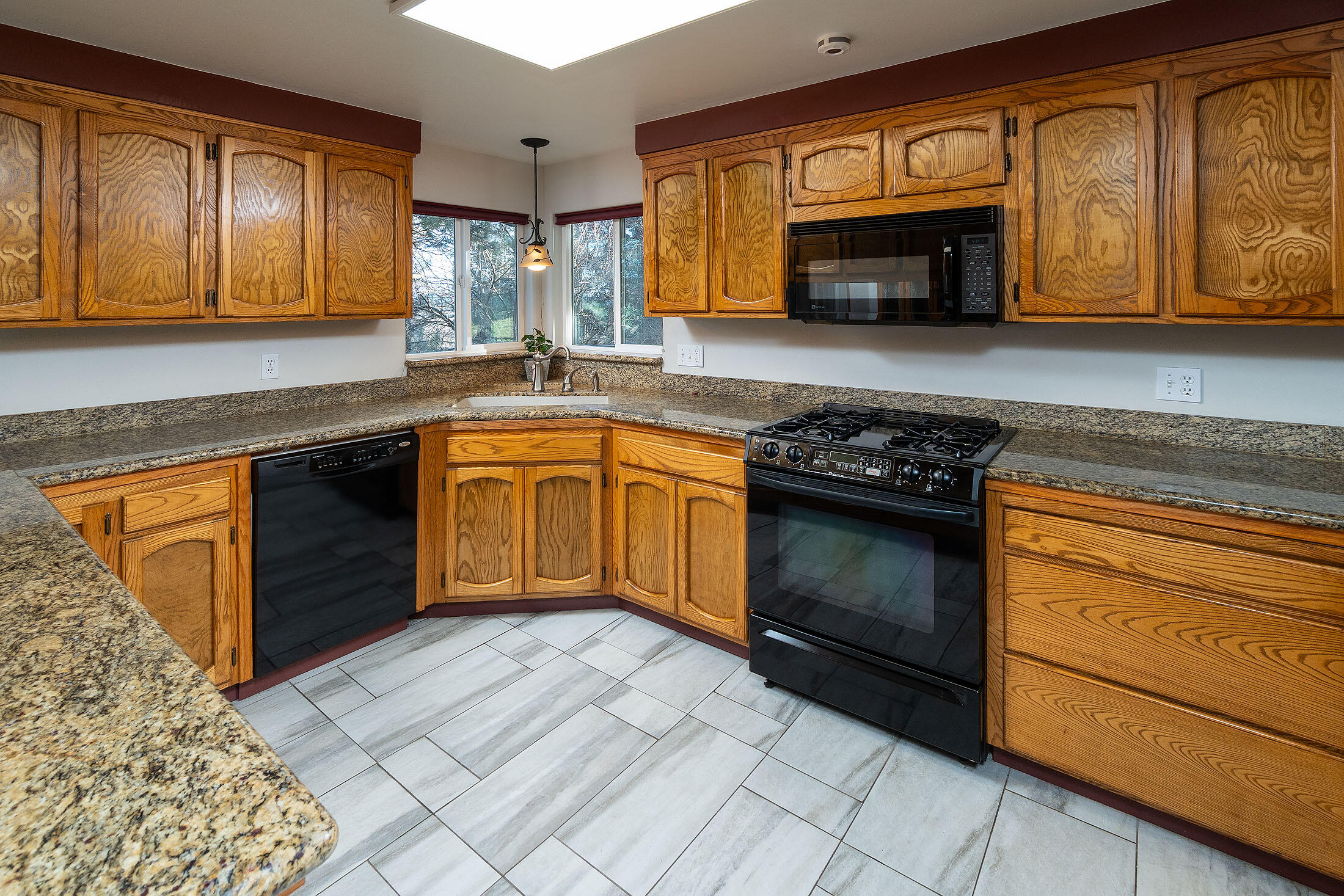 Prineville, Oregon, 97754, United States, 3 Bedrooms Bedrooms, ,2 BathroomsBathrooms,Residential,For Sale,1753104