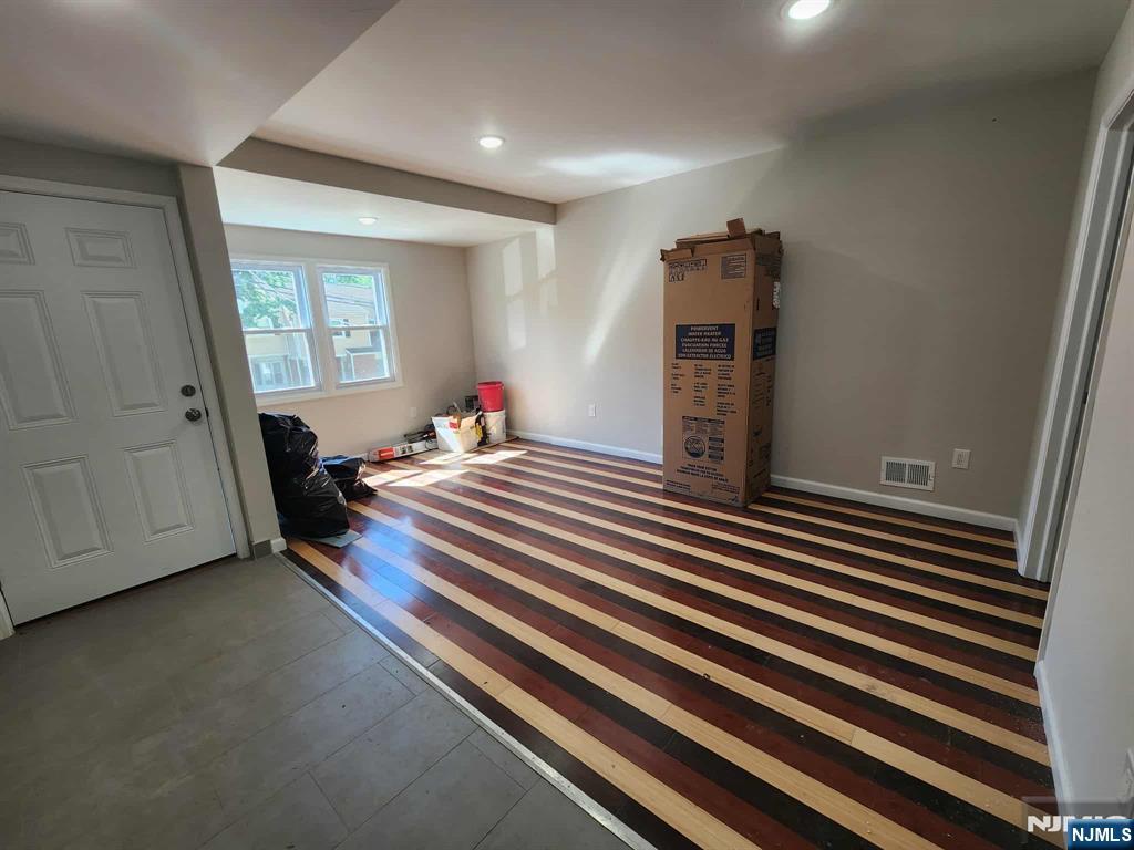 Passaic, New Jersey, 07055, United States, 5 Bedrooms Bedrooms, ,2 BathroomsBathrooms,Residential,For Sale,1975134