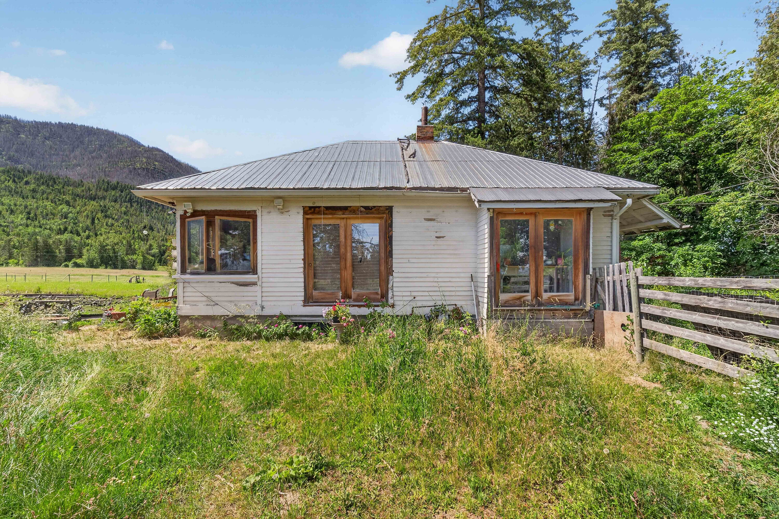  158 Acre Lakeview Homestead - 物件實景