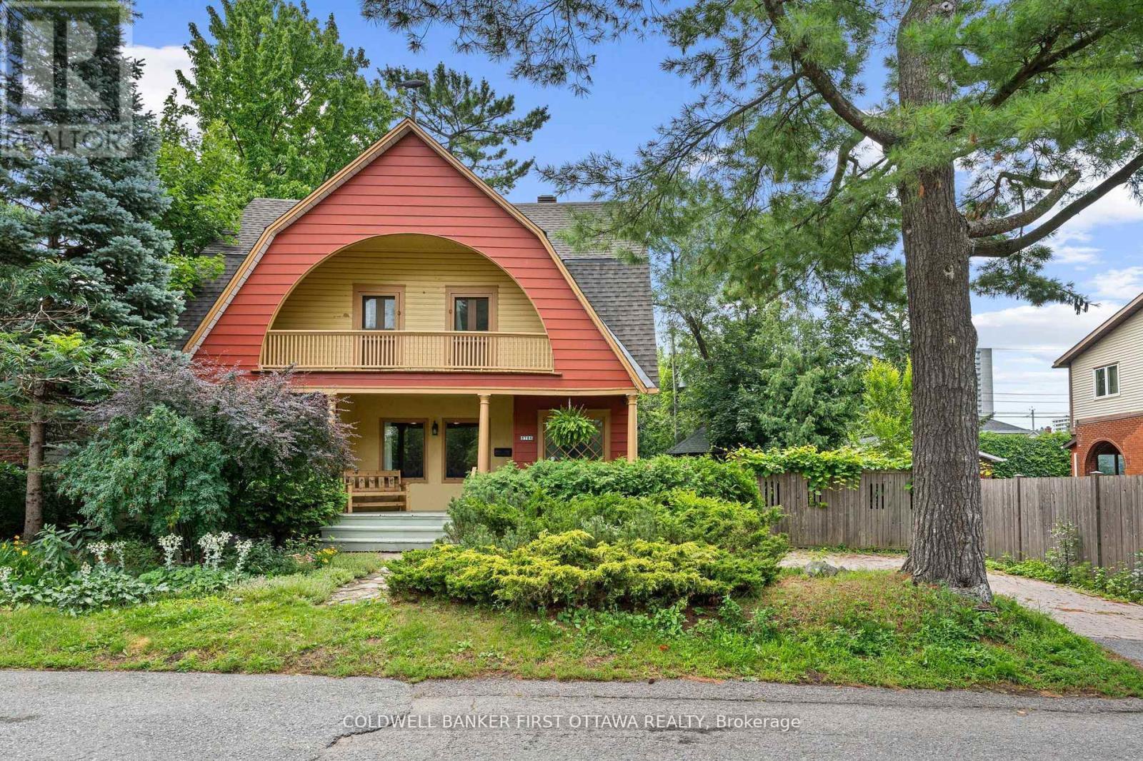 OTTAWA, Ontario, K2B 6Y5, CA, 3 Bedrooms Bedrooms, ,2 BathroomsBathrooms,Residential,For Sale,1903613