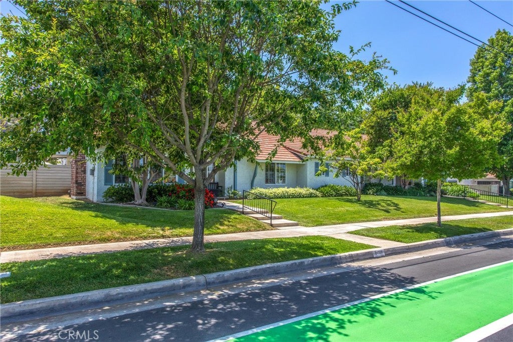 Redlands, California, 92374, United States, 3 Bedrooms Bedrooms, ,2 BathroomsBathrooms,Residential,For Sale,1936879