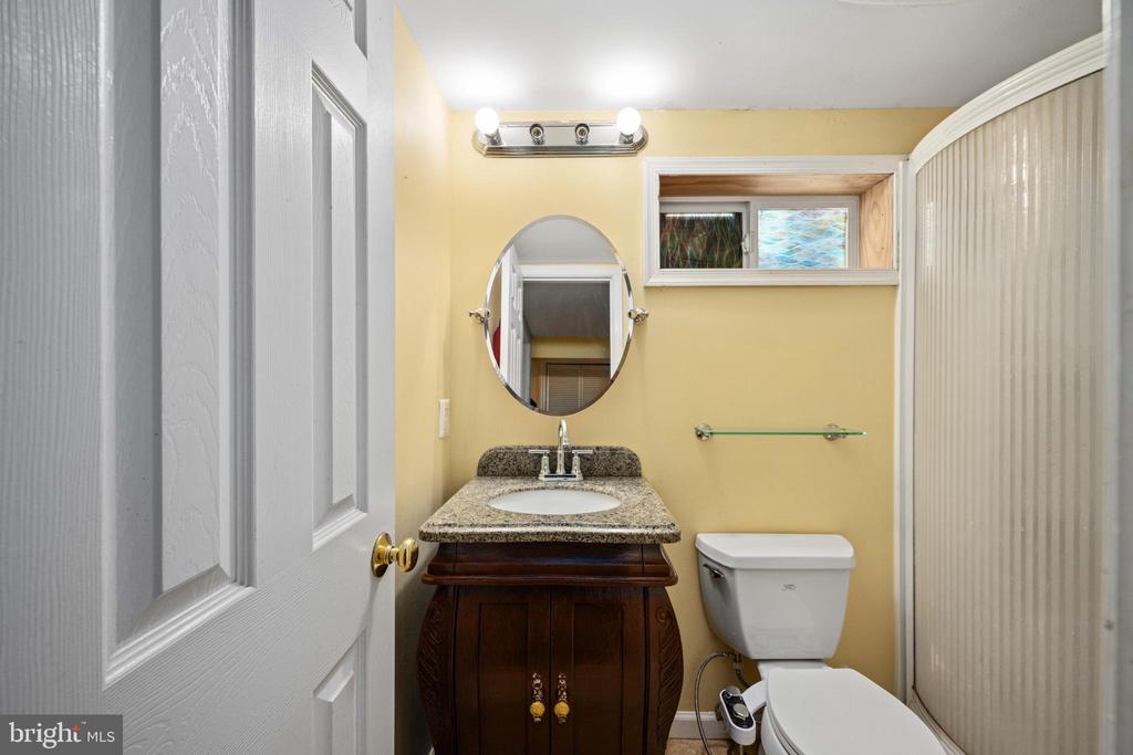 Alexandria, Virginia, 22308, United States, 4 Bedrooms Bedrooms, ,3 BathroomsBathrooms,Residential,For Sale,1921222