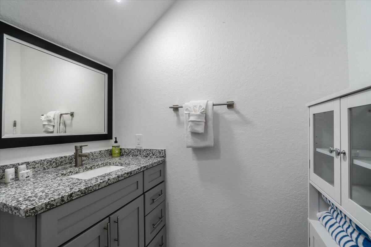 MARATHON, Florida, 33050, United States, 1 Bedroom Bedrooms, ,2 BathroomsBathrooms,Residential,For Sale,1906837