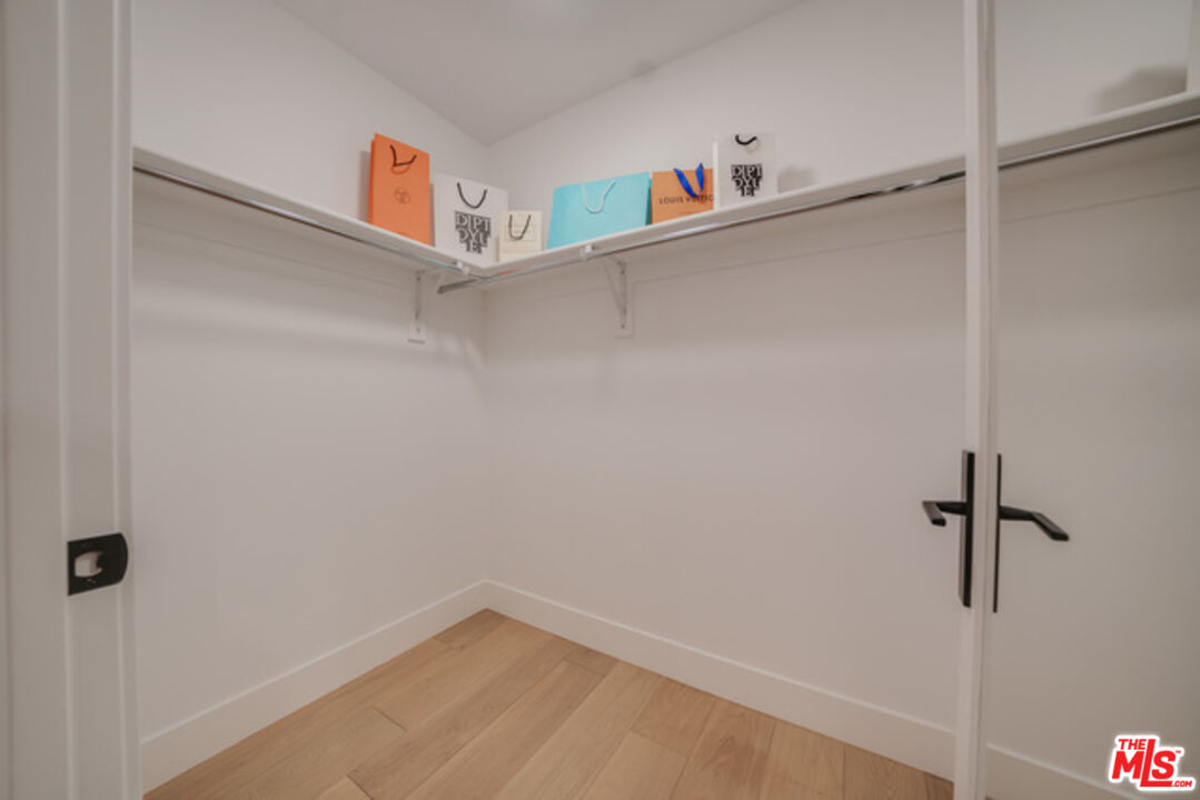 Los Angeles, California, 90024, United States, 2 Bedrooms Bedrooms, ,2 BathroomsBathrooms,Residential,For Sale,1940220