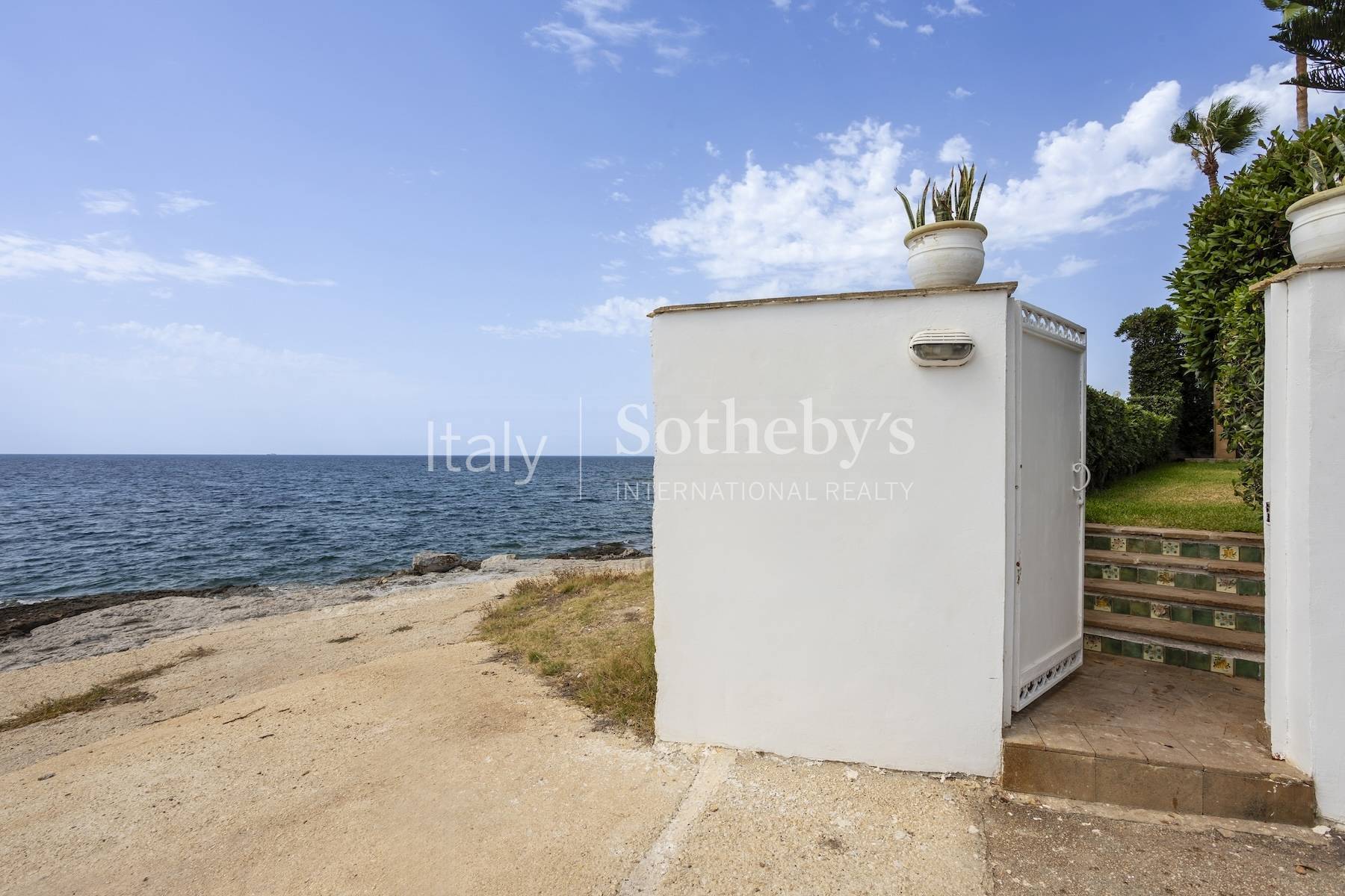  Exclusive villa with direct access to the sea of Fontane Bianche - 物件實景