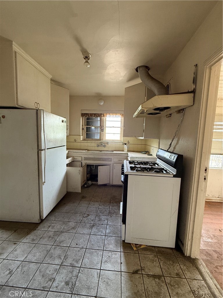 Rosemead, California, 91770, United States, 3 Bedrooms Bedrooms, ,2 BathroomsBathrooms,Residential,For Sale,1987759