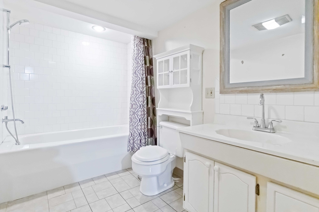 Natick, Massachusetts, 01760, United States, 4 Bedrooms Bedrooms, ,4 BathroomsBathrooms,Residential,For Sale,1950853