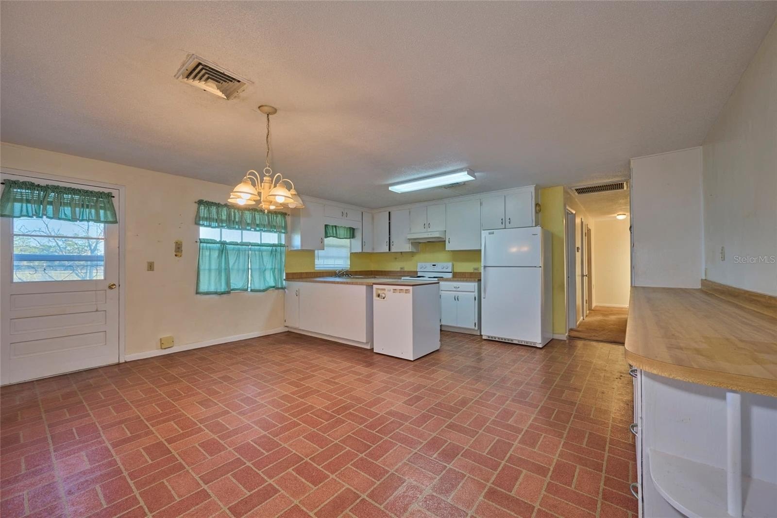 BARTOW, Florida, 33830, United States, 3 Bedrooms Bedrooms, ,2 BathroomsBathrooms,Residential,For Sale,1915491