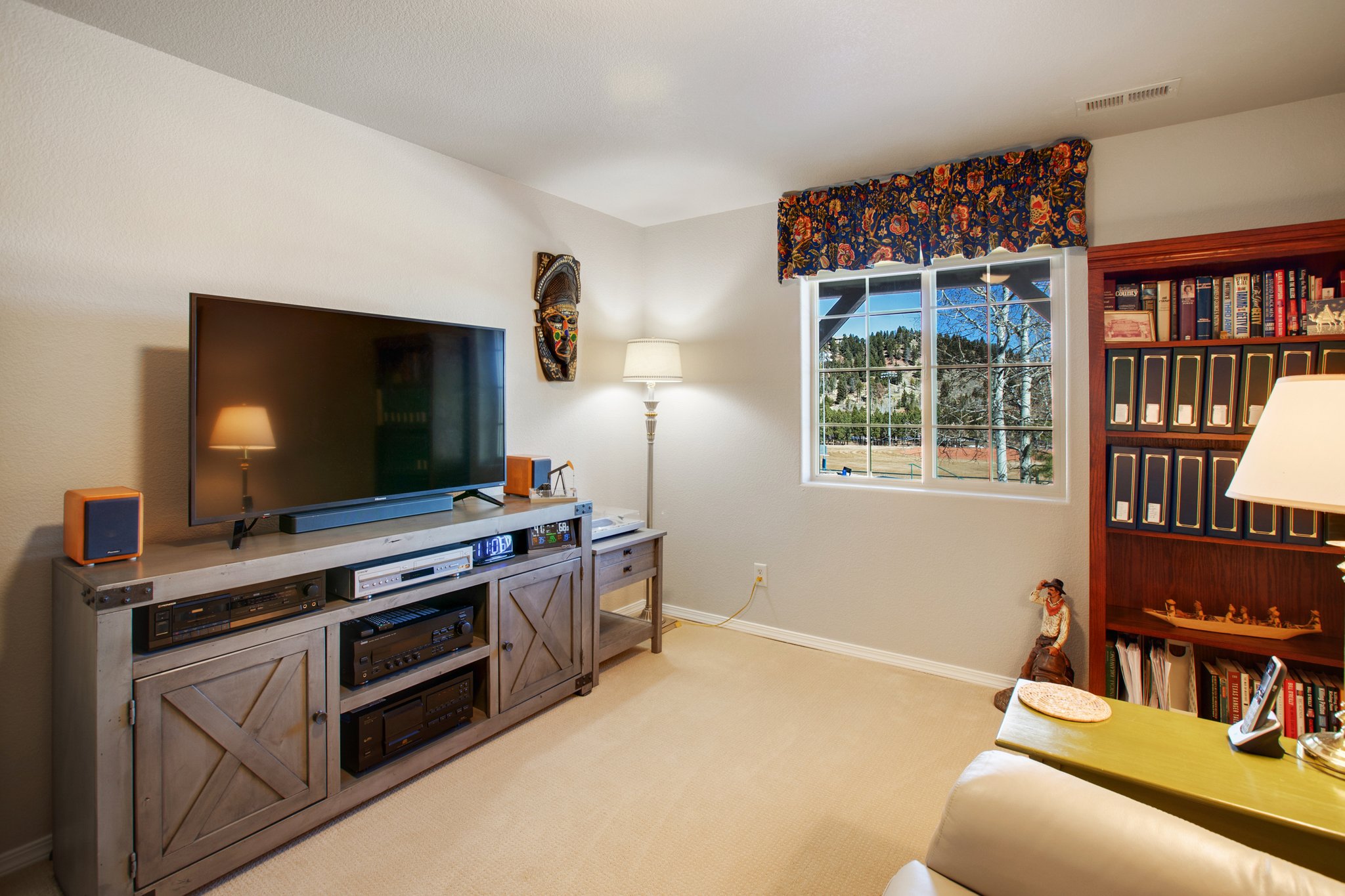 Woodland Park, Colorado, 80863, United States, 4 Bedrooms Bedrooms, ,3 BathroomsBathrooms,Residential,For Sale,1736513