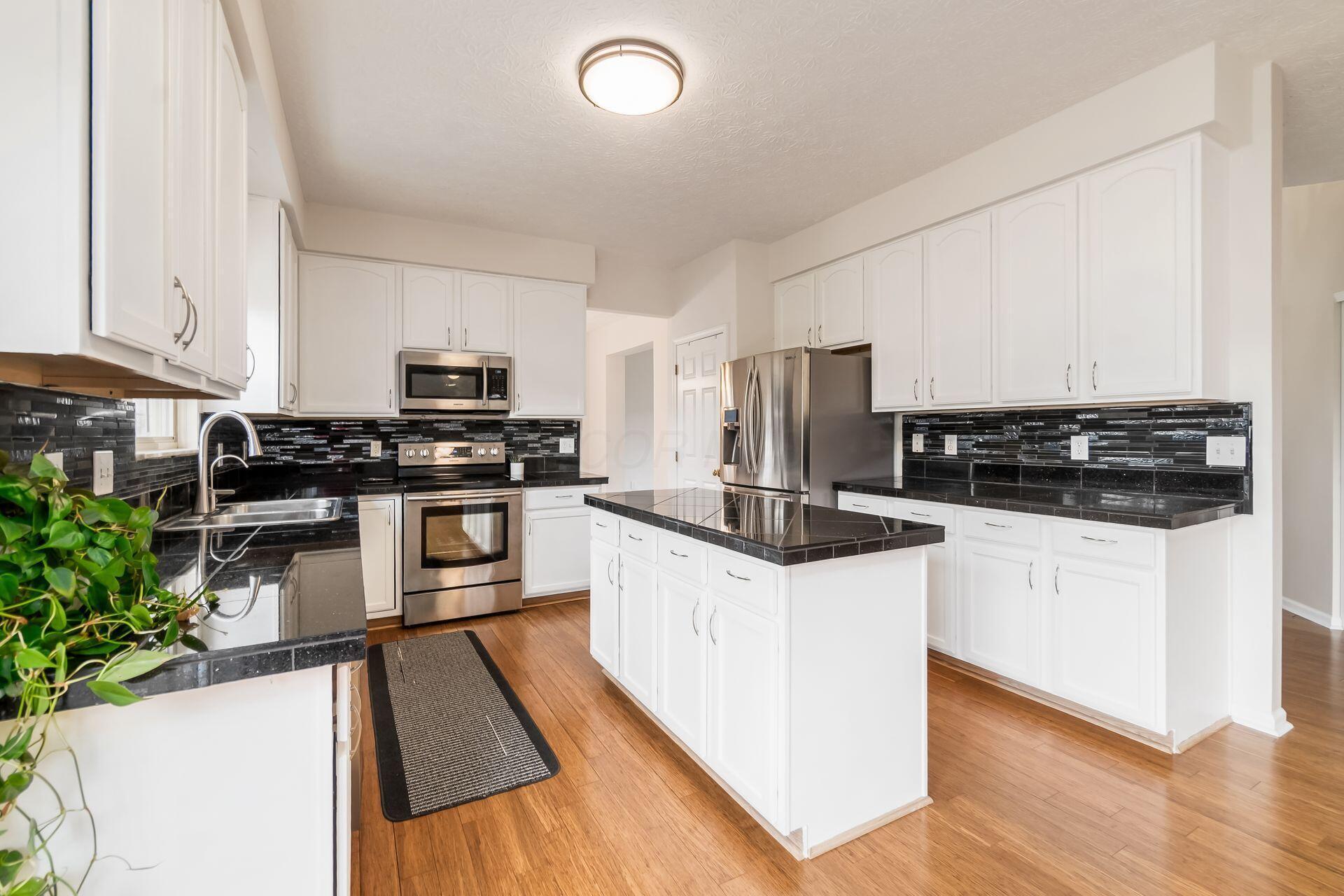 Powell, Ohio, 43065, United States, 4 Bedrooms Bedrooms, ,4 BathroomsBathrooms,Residential,For Sale,2003510