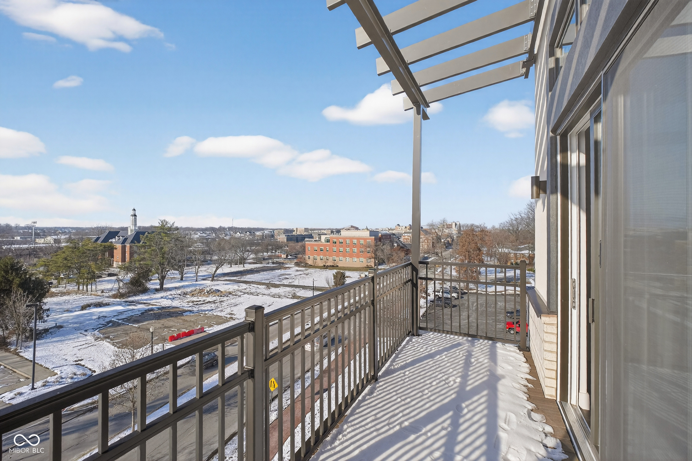 Carmel, Indiana, 46032, United States, 2 Bedrooms Bedrooms, ,3 BathroomsBathrooms,Residential,For Sale,1982696