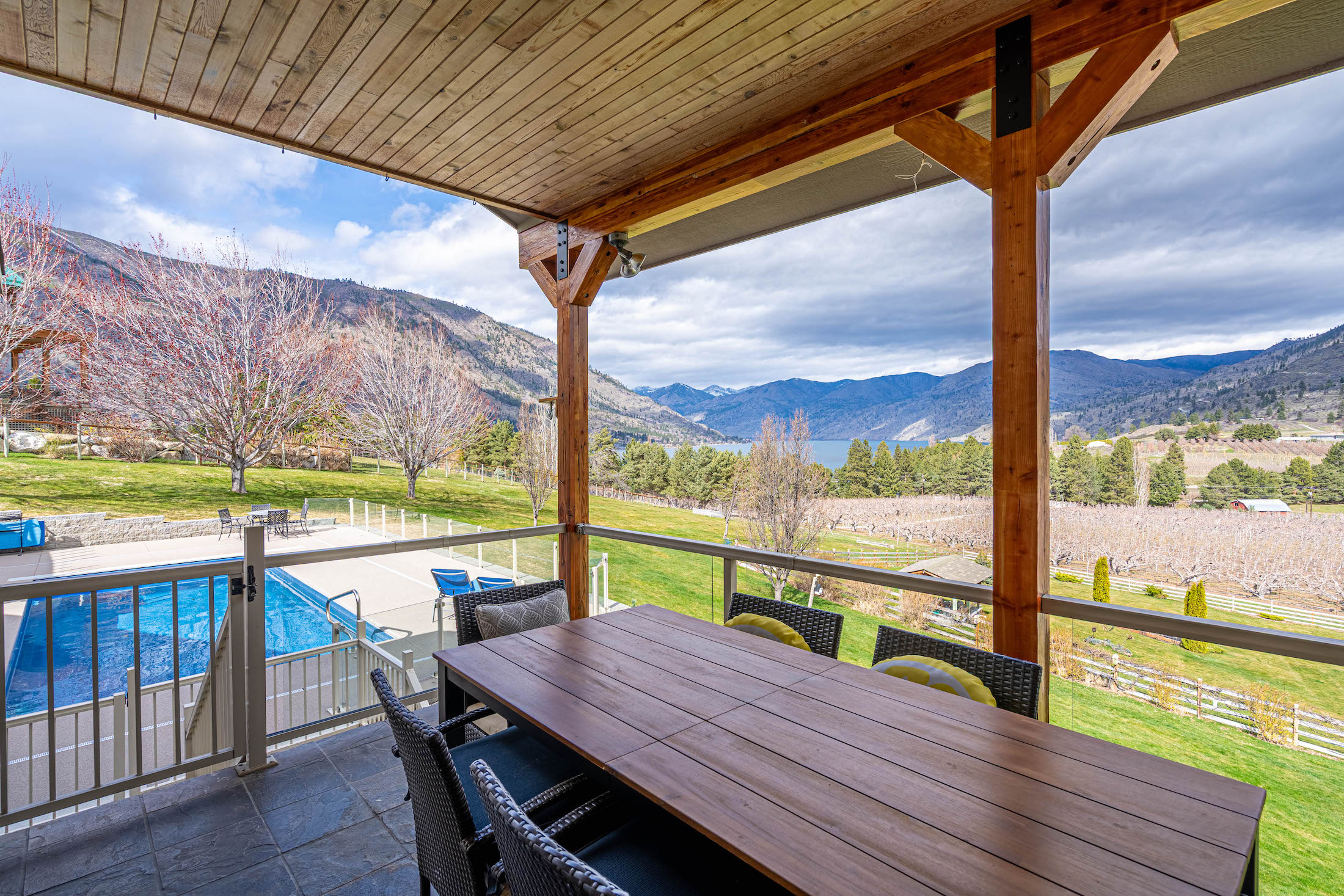  Lake Chelan View Estate with Barn & Acreage - 物件實景