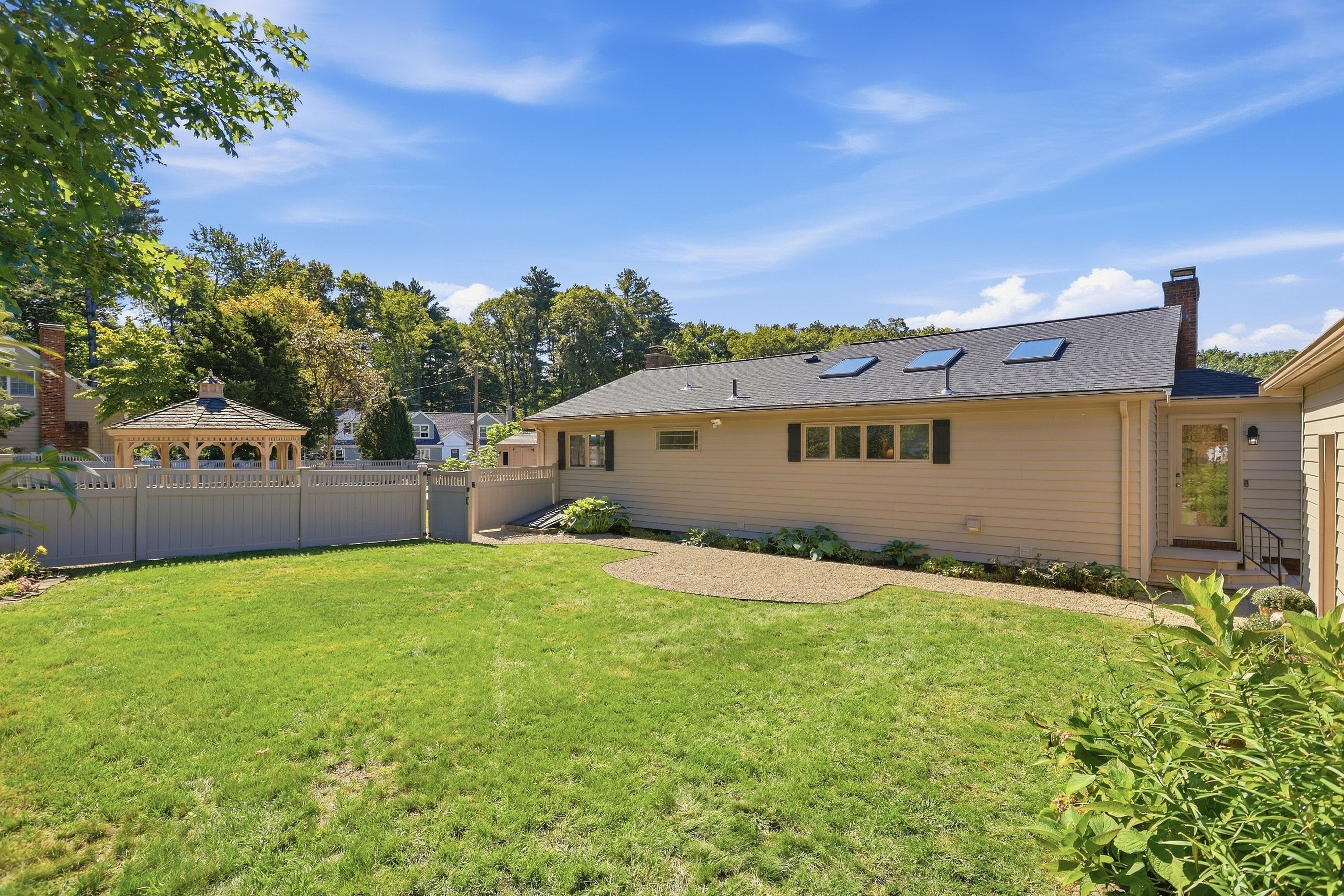  4 Nevada Road, Burlington, MA 01803 - 物件實景