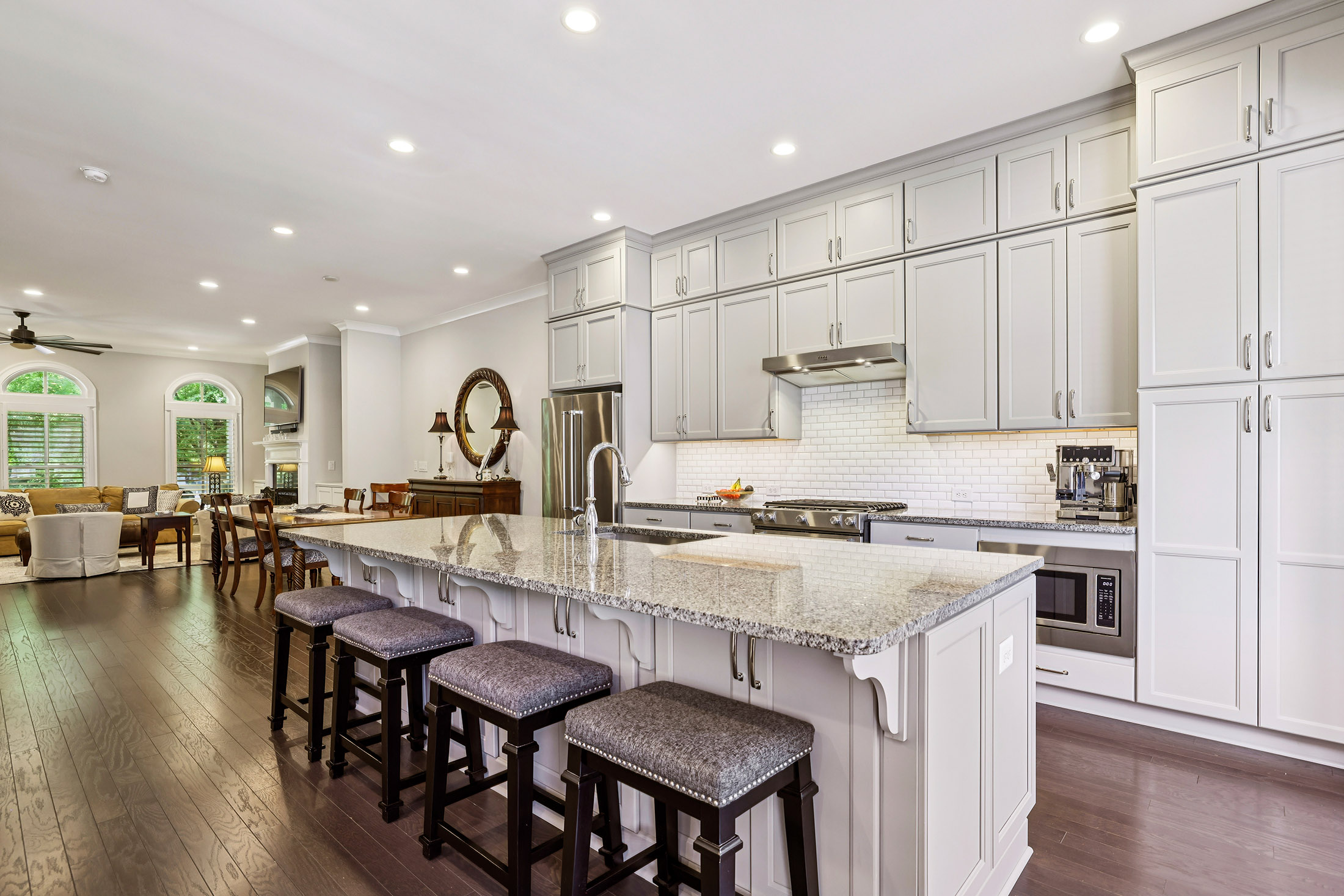  Stunning Three-story Townhome - 物件實景