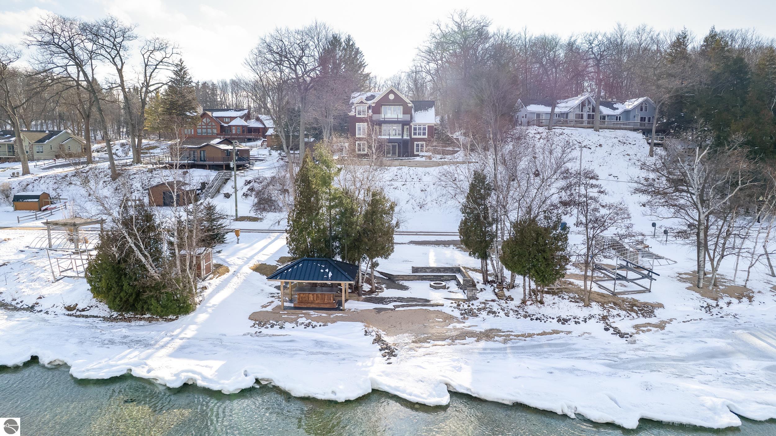 Beulah, Michigan, 49617, United States, 5 Bedrooms Bedrooms, ,3 BathroomsBathrooms,Residential,For Sale,1997758