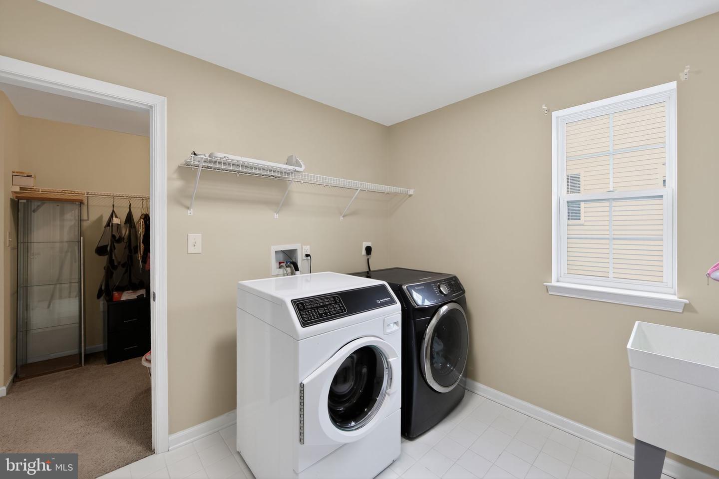 Downingtown, Pennsylvania, 19335, United States, 5 Bedrooms Bedrooms, ,4 BathroomsBathrooms,Residential,For Sale,1989735