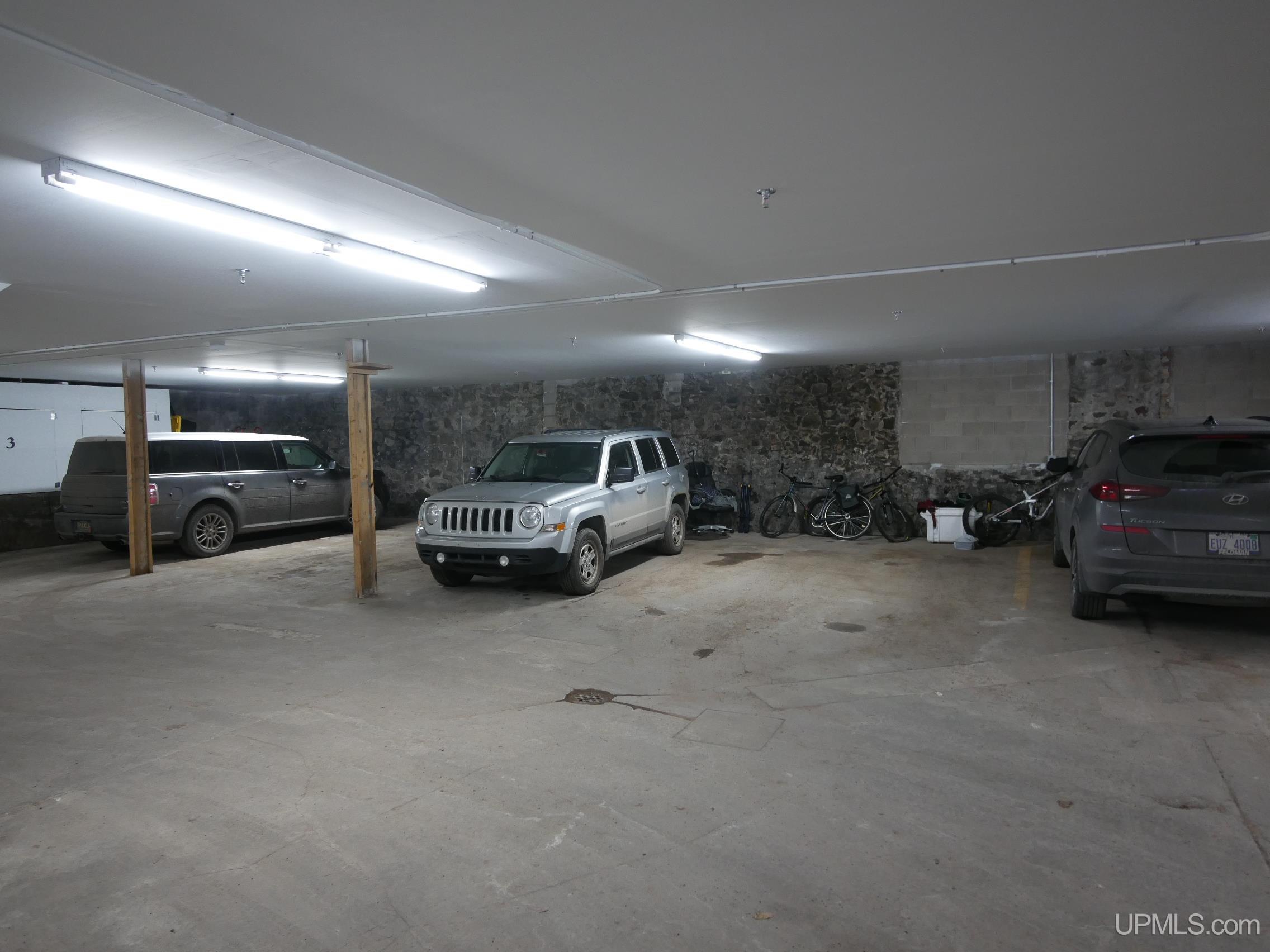 Houghton, Michigan, 49931, United States, 5 Bedrooms Bedrooms, ,2 BathroomsBathrooms,Residential,For Sale,1977730