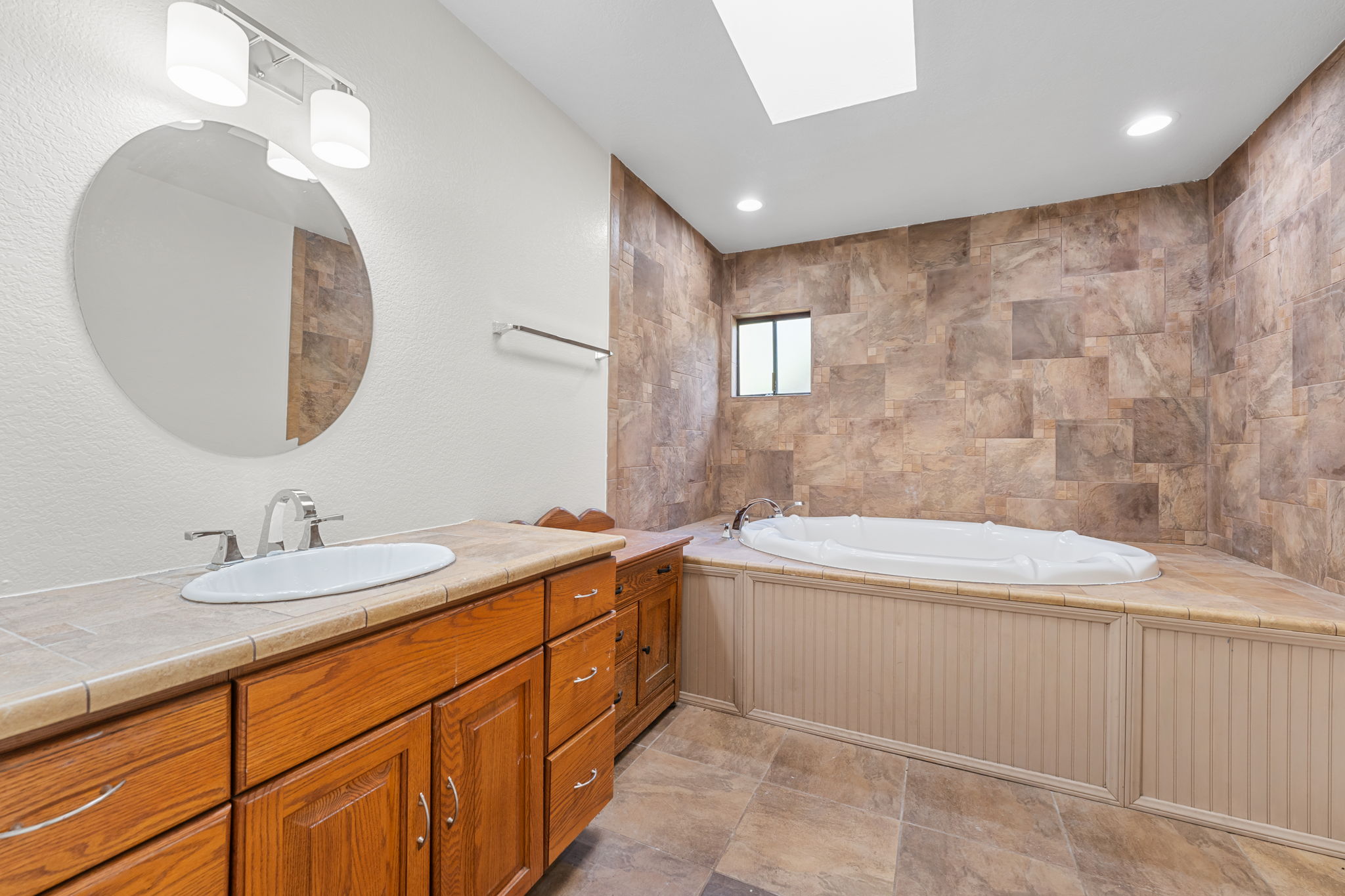 Lytle Creek, California, 92358, United States, 3 Bedrooms Bedrooms, ,2 BathroomsBathrooms,Residential,For Sale,1995534