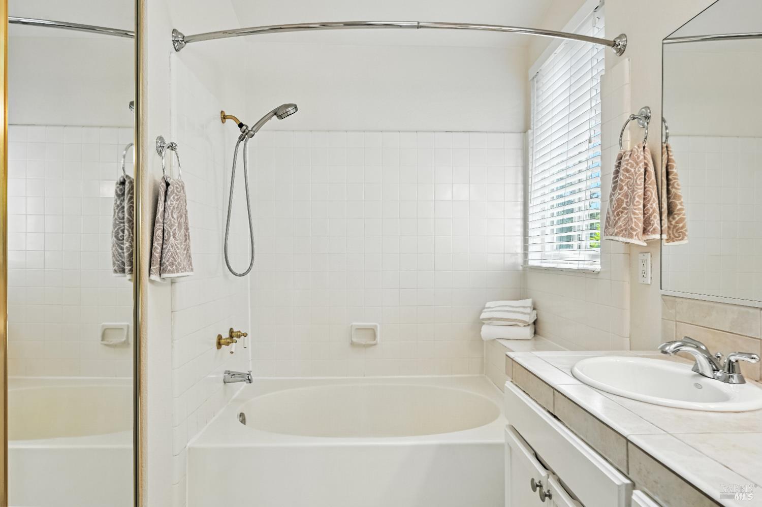 Windsor, California, 95492, United States, 4 Bedrooms Bedrooms, ,3 BathroomsBathrooms,Residential,For Sale,1926215