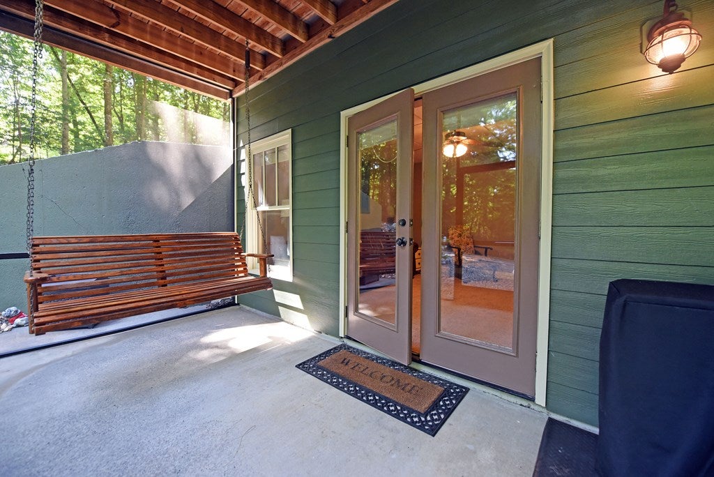 Hiawassee, Georgia, 30546, United States, 3 Bedrooms Bedrooms, ,4 BathroomsBathrooms,Residential,For Sale,1877027