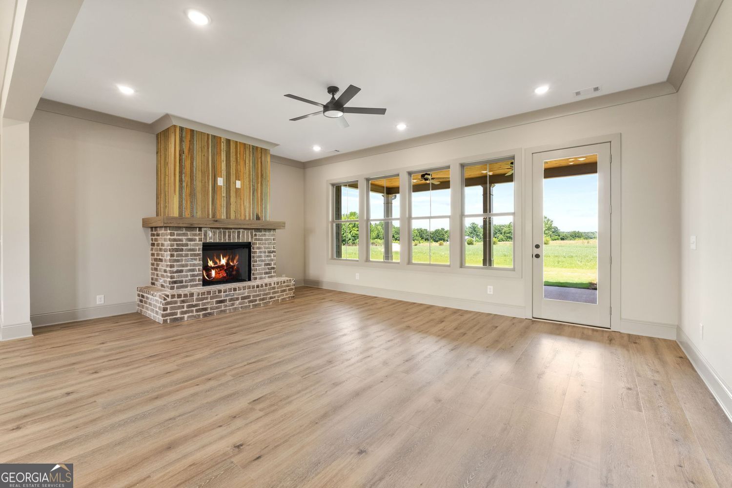 Barnesville, Georgia, 30204, United States, 4 Bedrooms Bedrooms, ,4 BathroomsBathrooms,Residential,For Sale,1859090