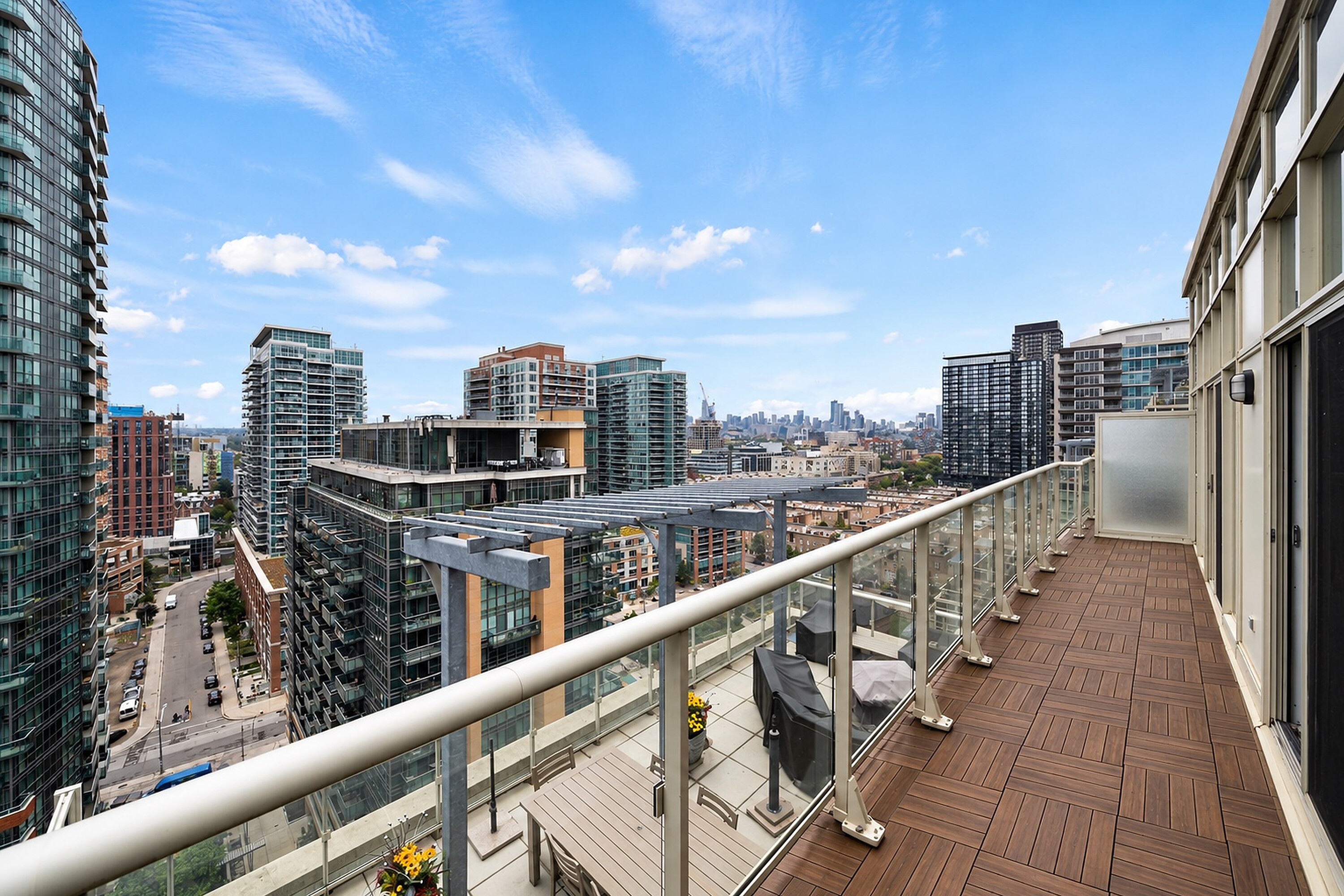  Corner Unit In Liberty Village - 物件實景
