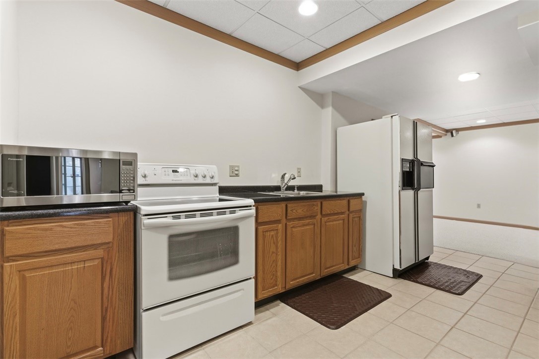 Robinson Twp, Pennsylvania, 15136, United States, 4 Bedrooms Bedrooms, ,4 BathroomsBathrooms,Residential,For Sale,1992157