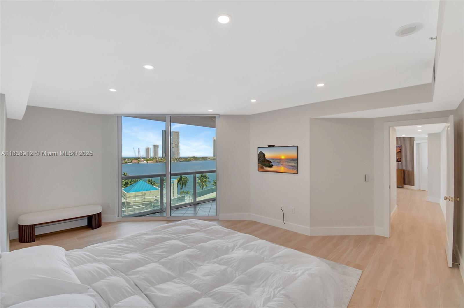 Aventura, Florida, 33180, United States, 2 Bedrooms Bedrooms, ,3 BathroomsBathrooms,Residential,For Sale,1910809