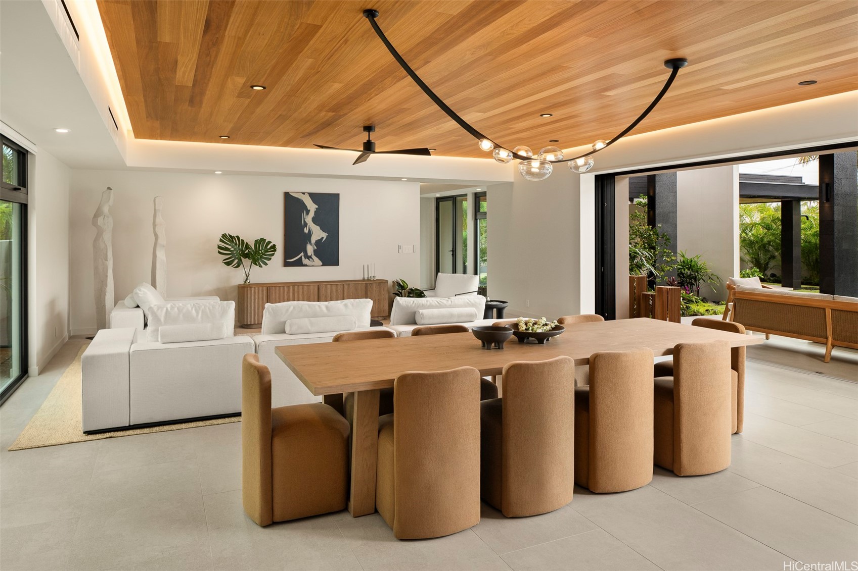 Honolulu, Hawaii, 96816, United States, 5 Bedrooms Bedrooms, ,6 BathroomsBathrooms,Residential,For Sale,1989143