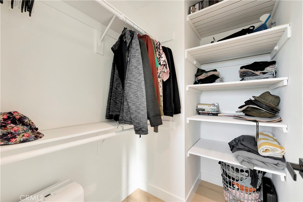 Long Beach, California, 90814, United States, 2 Bedrooms Bedrooms, ,1 BathroomBathrooms,Residential,For Sale,1989158