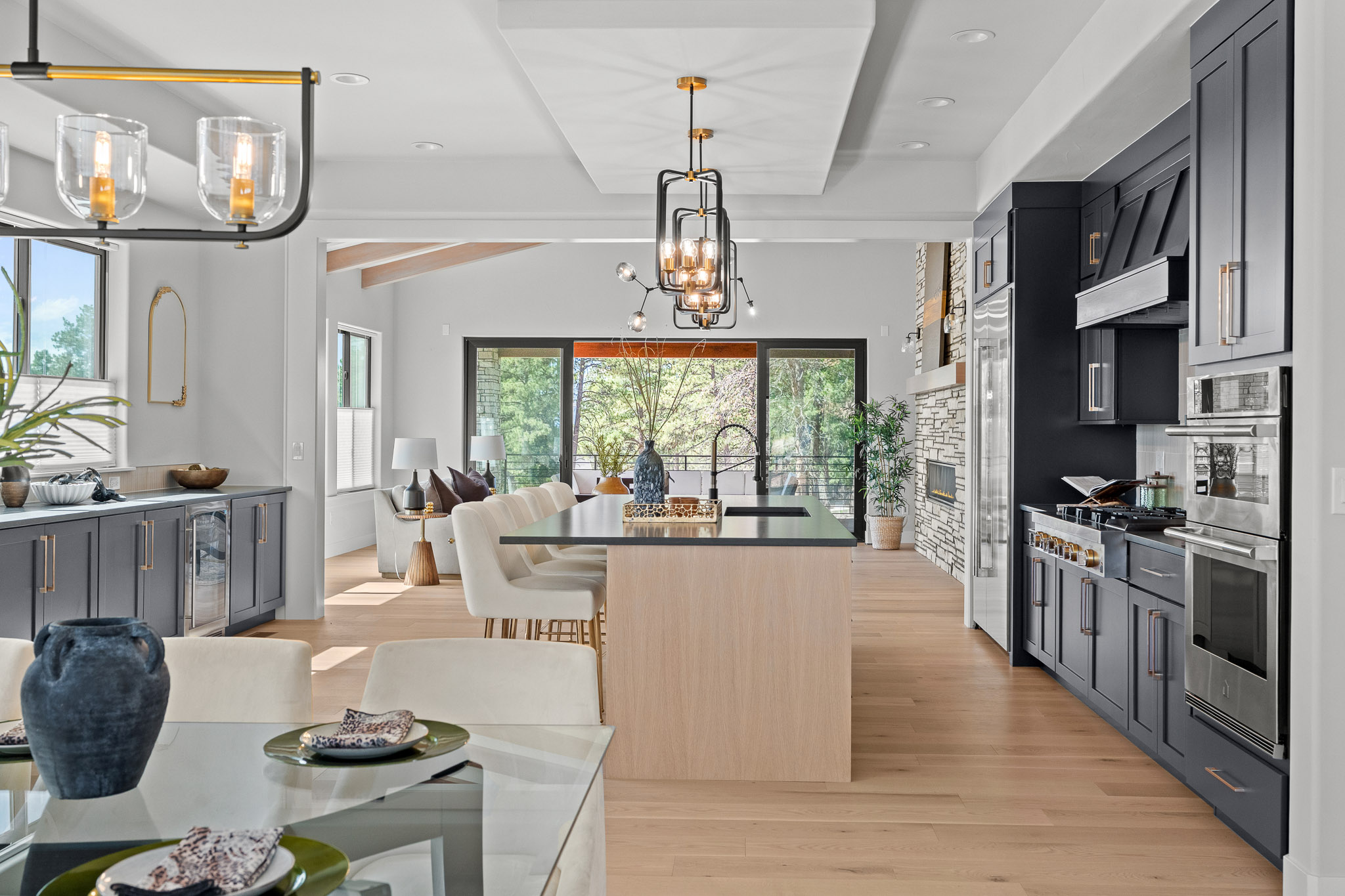  Designed to live beautifully from front to back - 物件實景