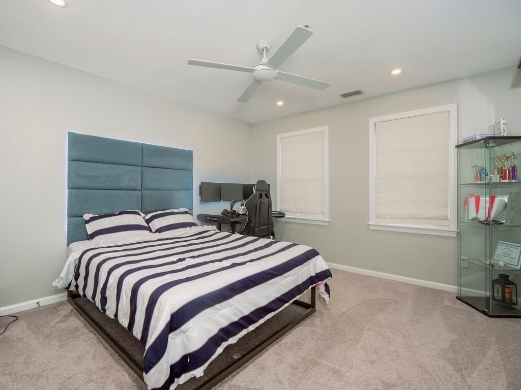 Walpole, Massachusetts, 02081, United States, 5 Bedrooms Bedrooms, ,3 BathroomsBathrooms,Residential,For Sale,1830559