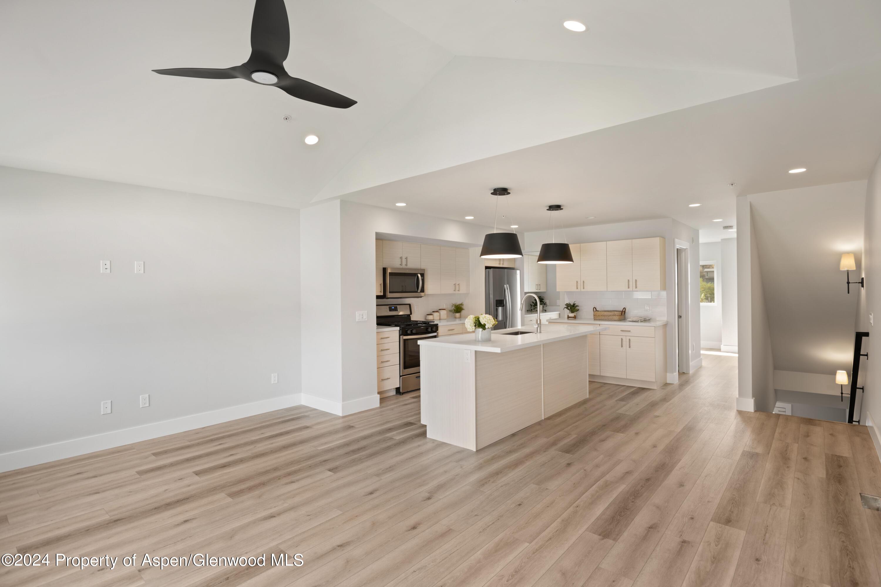 Glenwood Springs, Colorado, 81601, United States, 4 Bedrooms Bedrooms, ,4 BathroomsBathrooms,Residential,For Sale,1898816