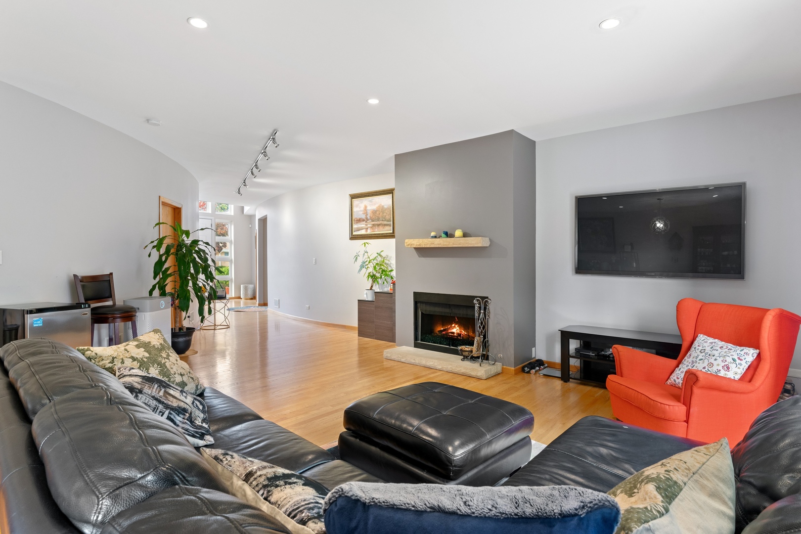 Northbrook, Illinois, 60062, United States, 5 Bedrooms Bedrooms, ,5 BathroomsBathrooms,Residential,For Sale,1987752