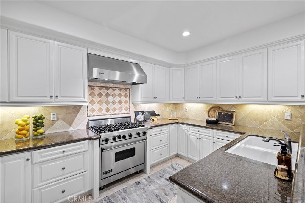 Newport Beach, California, 92663, United States, 3 Bedrooms Bedrooms, ,3 BathroomsBathrooms,Residential,For Sale,1992084