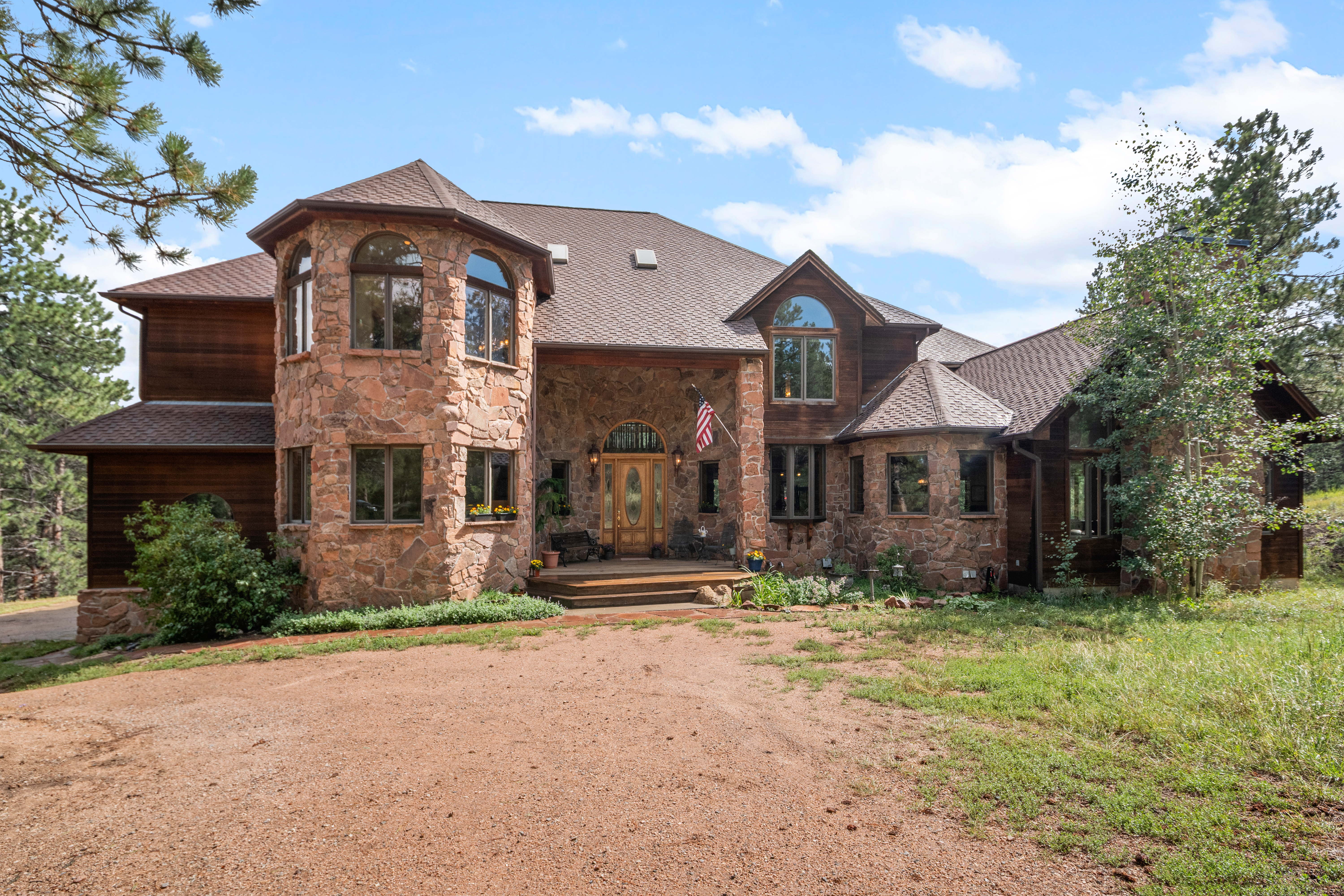  Perfect Blend of Space and Colorado Living That Backs to Pike National Forest - 物件實景