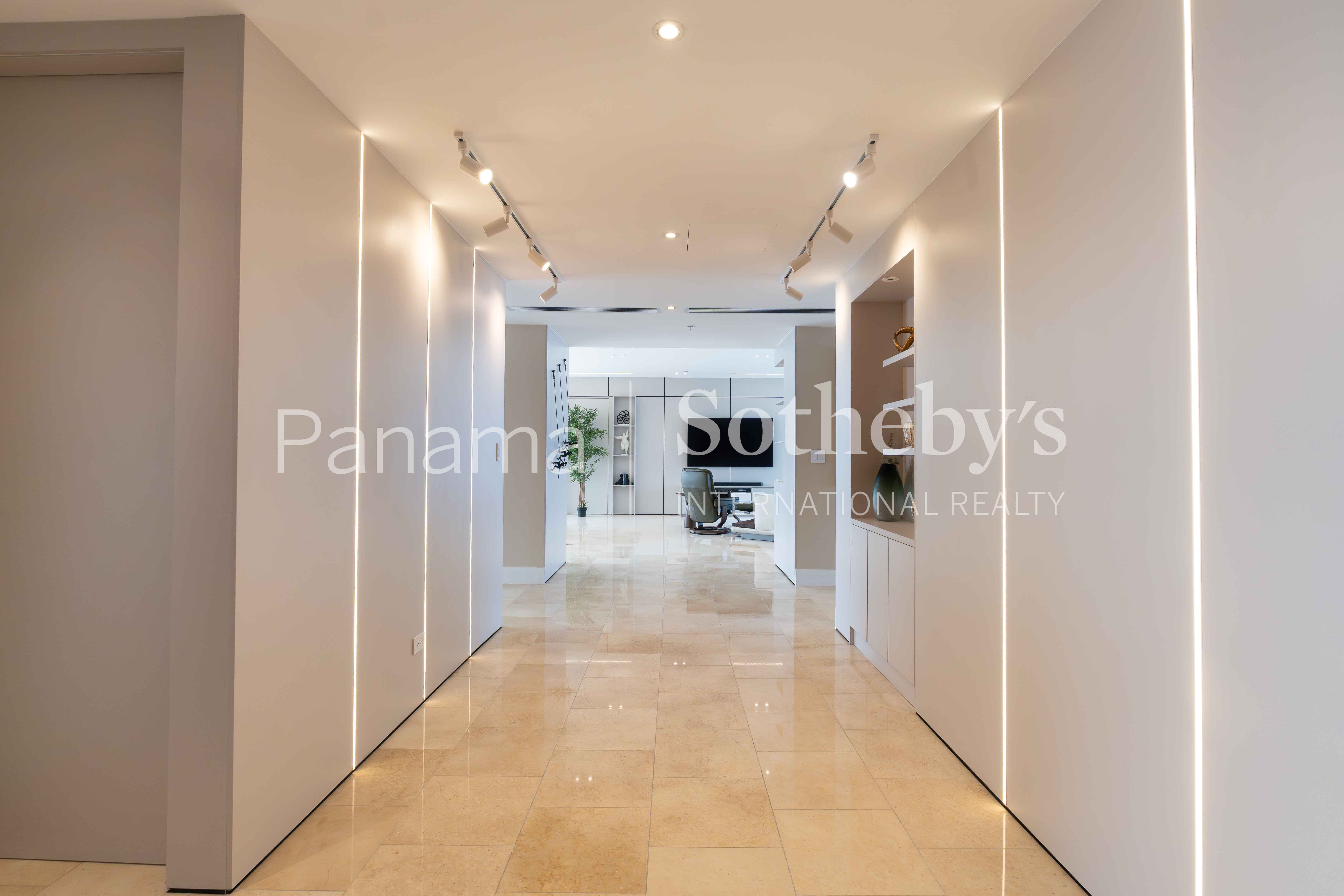  Four-Bedroom 58th-Floor Residence with Panoramic Ocean Views  The Ocean Club - 物件實景