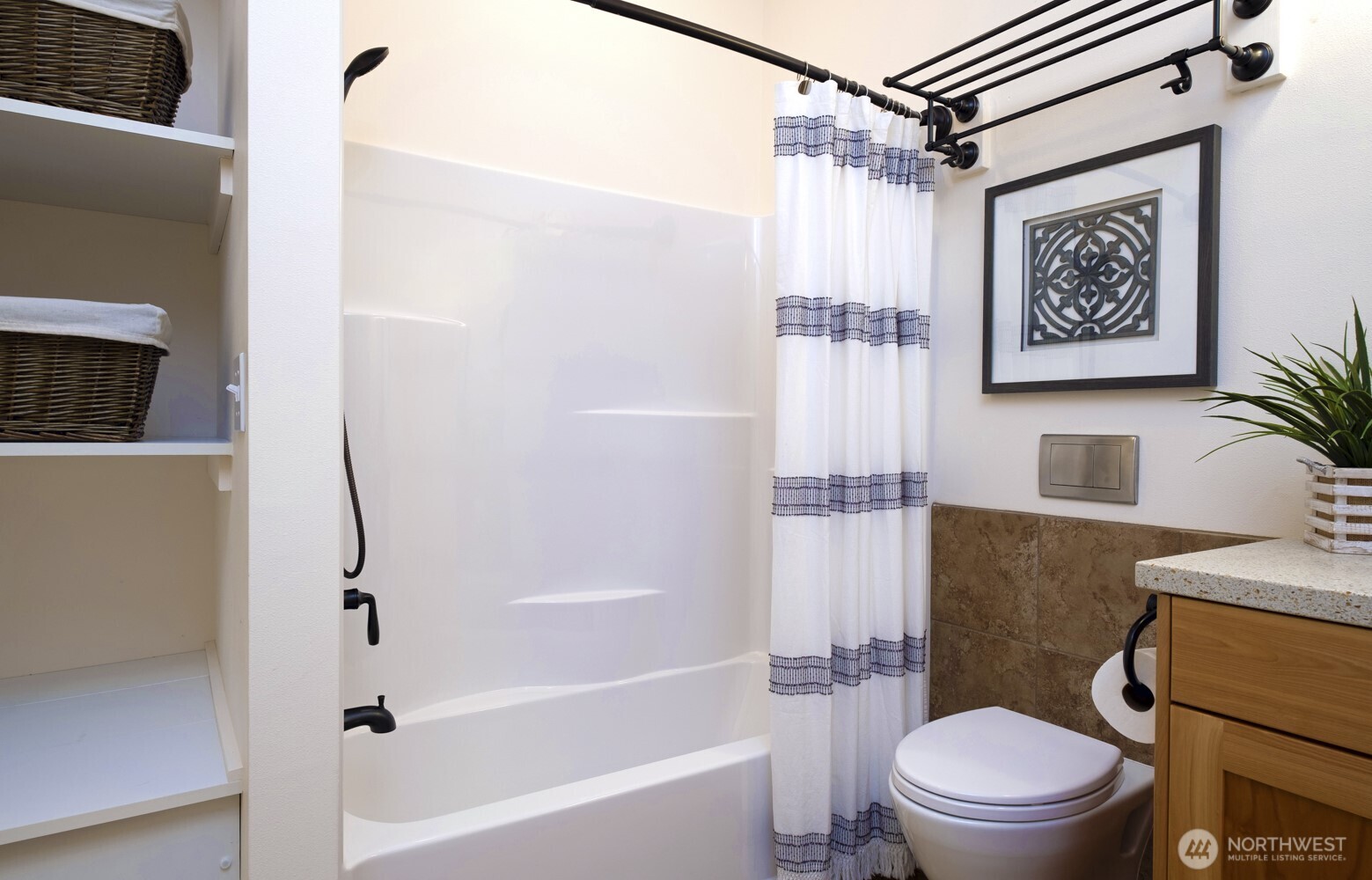 Port Townsend, Washington, 98368, United States, 2 Bedrooms Bedrooms, ,2 BathroomsBathrooms,Residential,For Sale,1925233