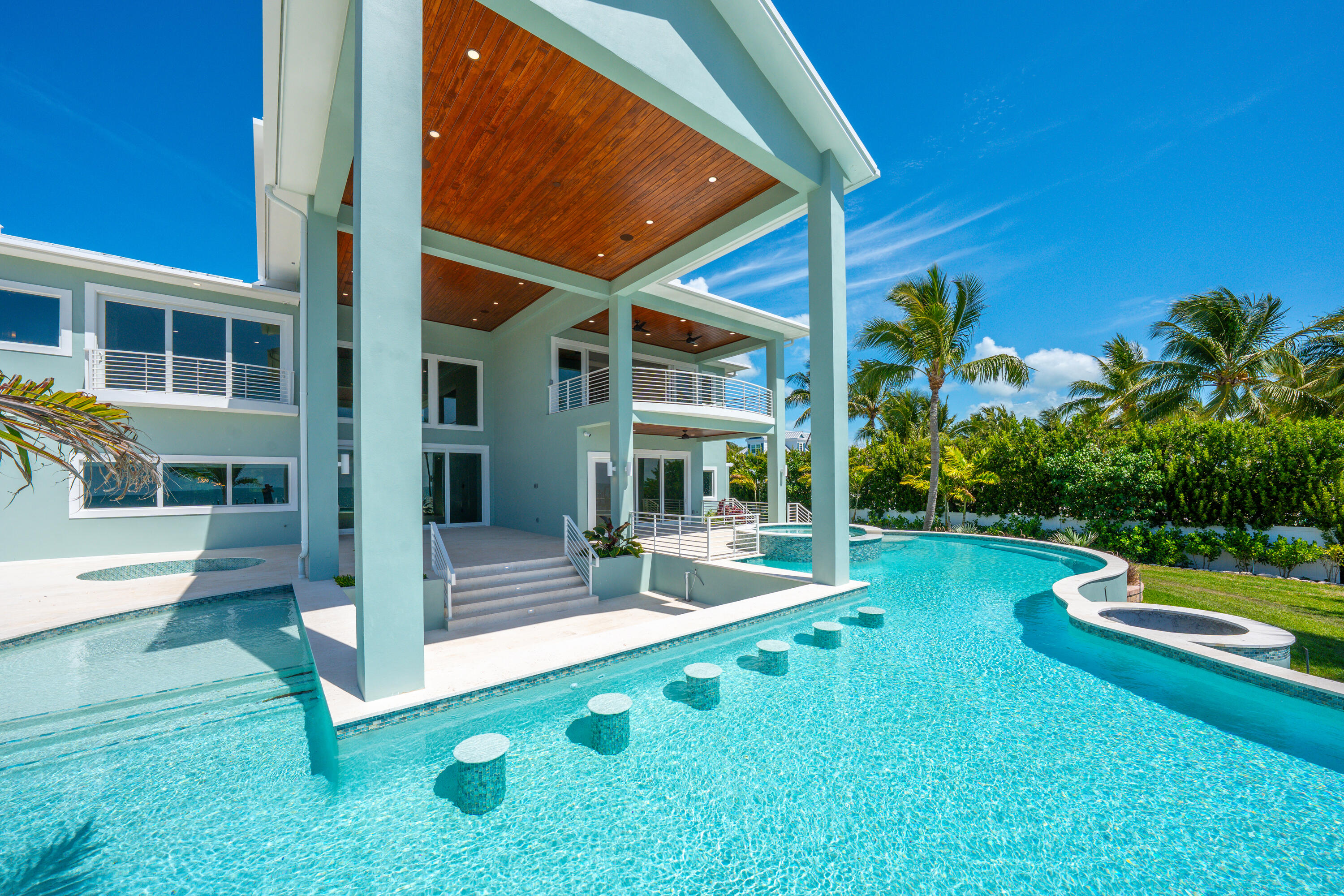 ISLAMORADA, Florida, 33036, United States, 6 Bedrooms Bedrooms, ,9 BathroomsBathrooms,Residential,For Sale,1903587