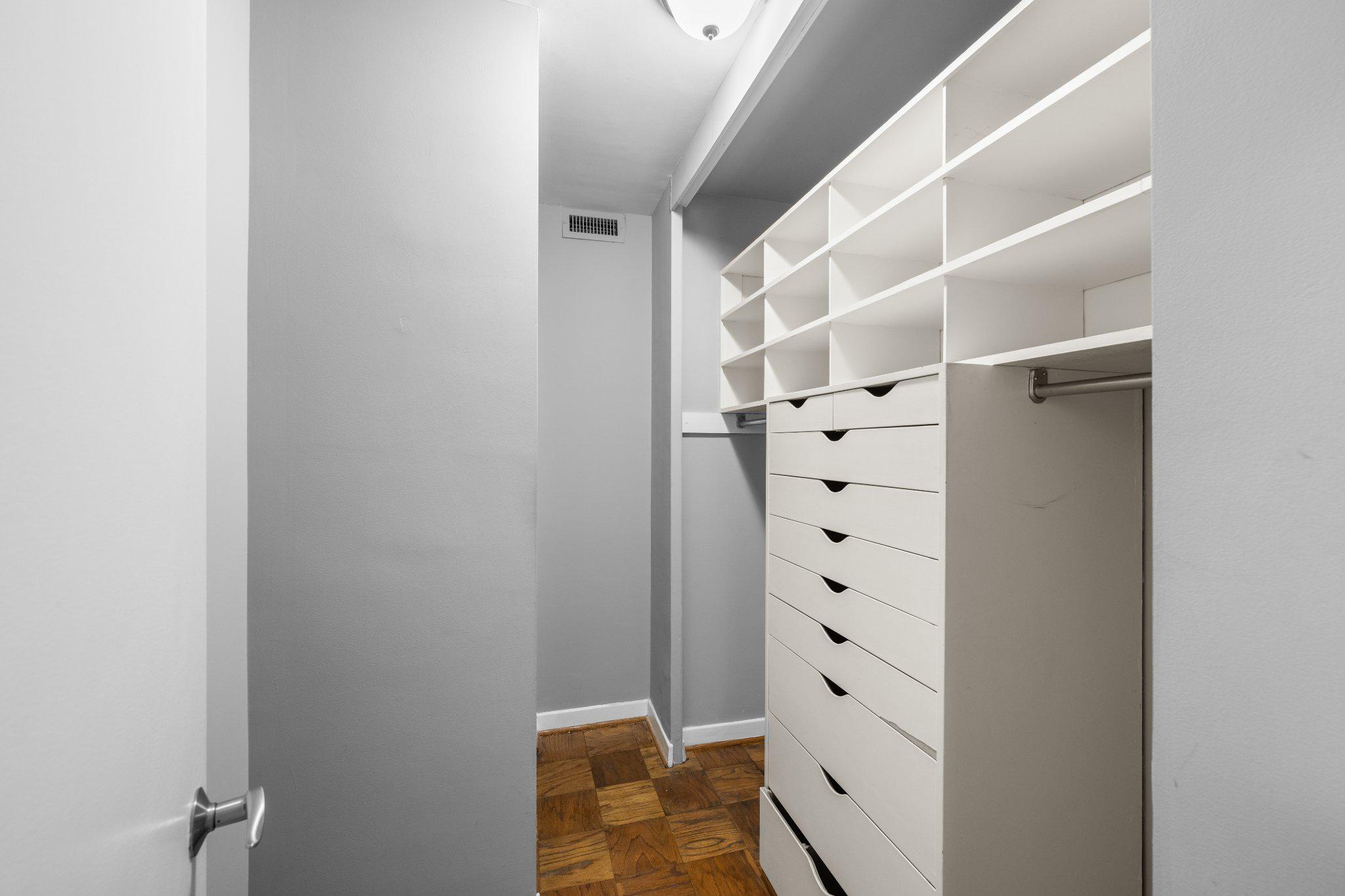  4100 Cathedral Avenue NW, Washington, DC, 20016 - 物件實景