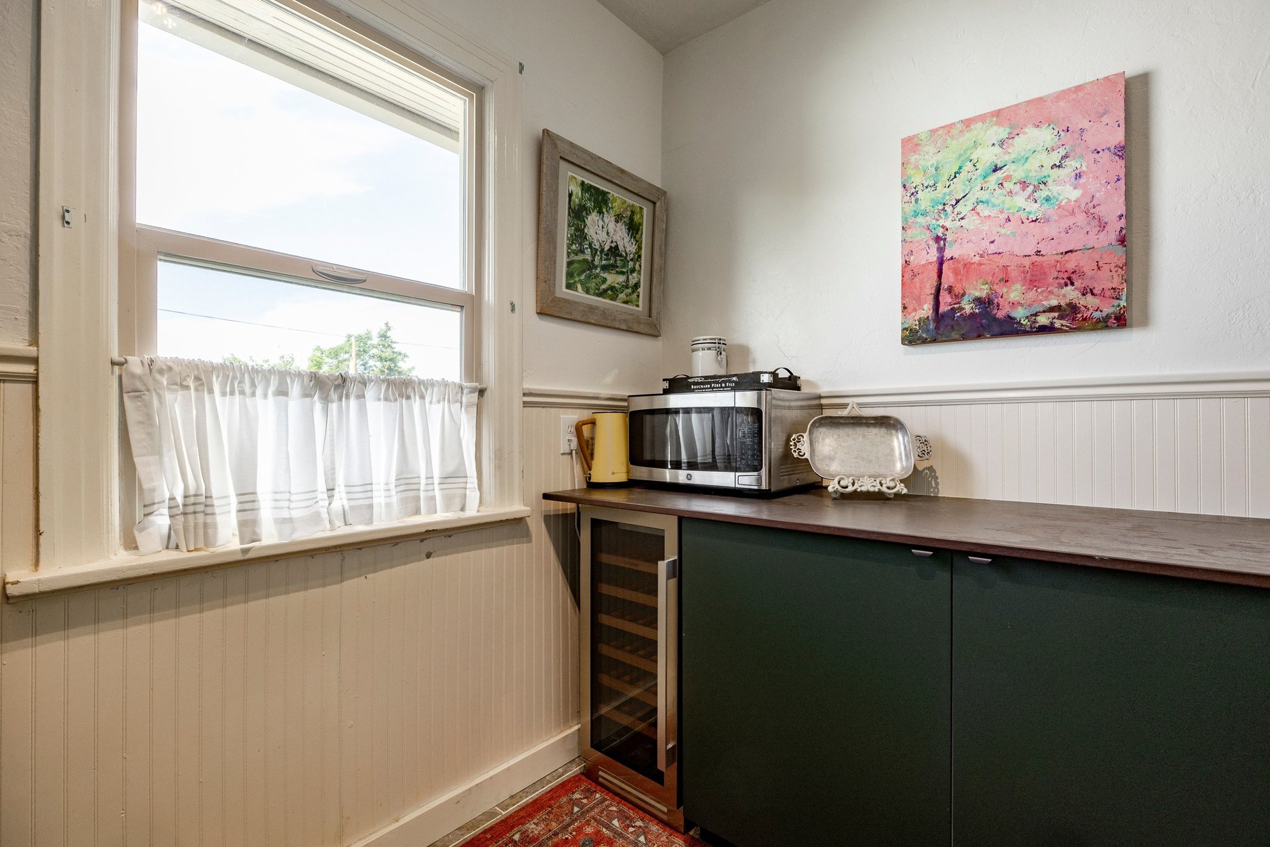  Beautifully Updated Home with 2,074 Sq. Ft. of Living Space, Historic Character - 物件實景