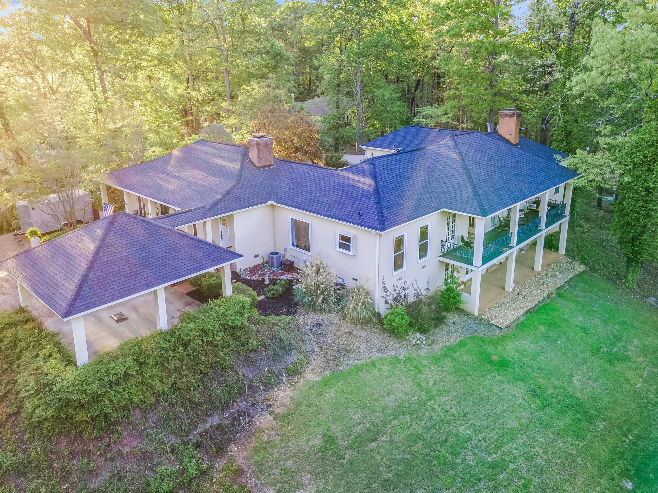 Columbus, Mississippi, 39705, United States, 4 Bedrooms Bedrooms, ,4 BathroomsBathrooms,Residential,For Sale,1976327