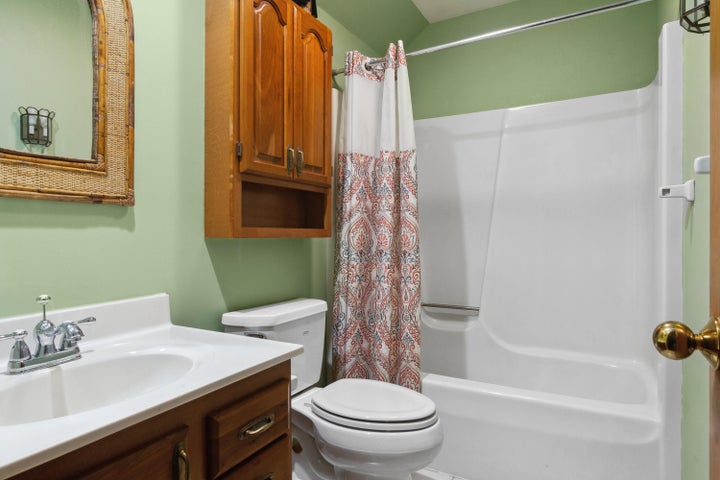 Valparaiso, Indiana, 46385, United States, 4 Bedrooms Bedrooms, ,4 BathroomsBathrooms,Residential,For Sale,1945024