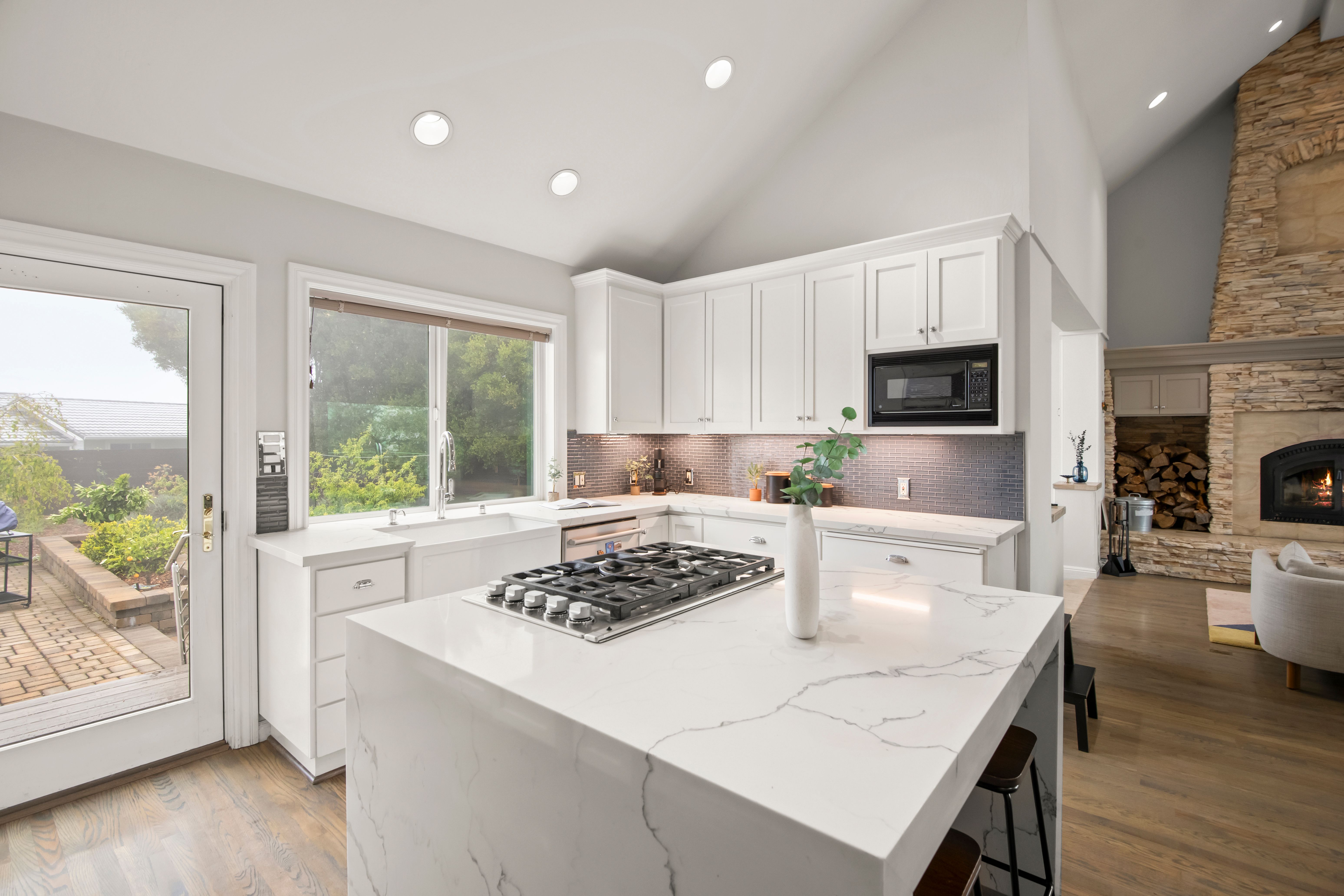  STUNNING, SERENE SARATOGA - 物件實景