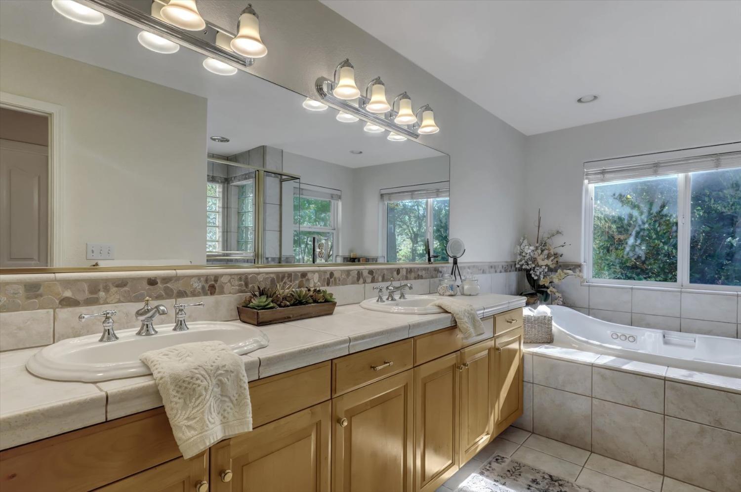 Grass Valley, California, 95945, United States, 4 Bedrooms Bedrooms, ,4 BathroomsBathrooms,Residential,For Sale,1914072