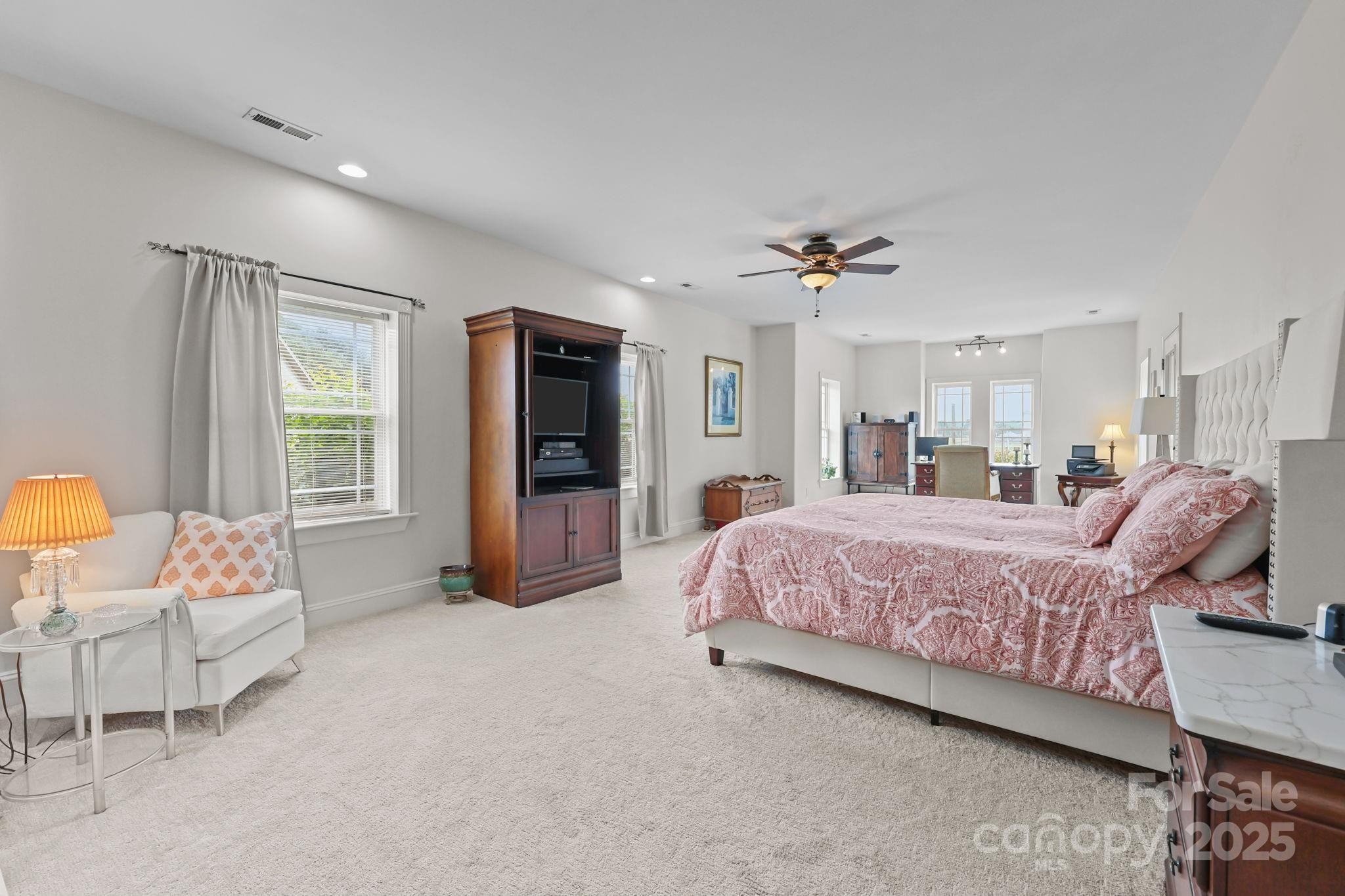 Salisbury, North Carolina, 28144, United States, 4 Bedrooms Bedrooms, ,4 BathroomsBathrooms,Residential,For Sale,1974637