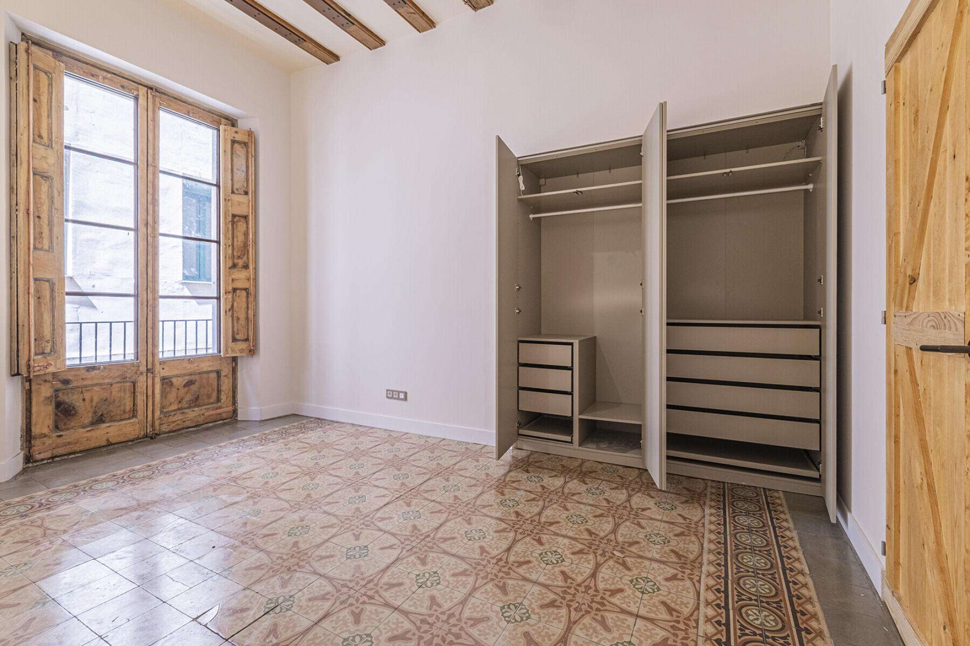  Magnificent, renovated main residence in a historic estate overlooking Port Vell - 物件實景
