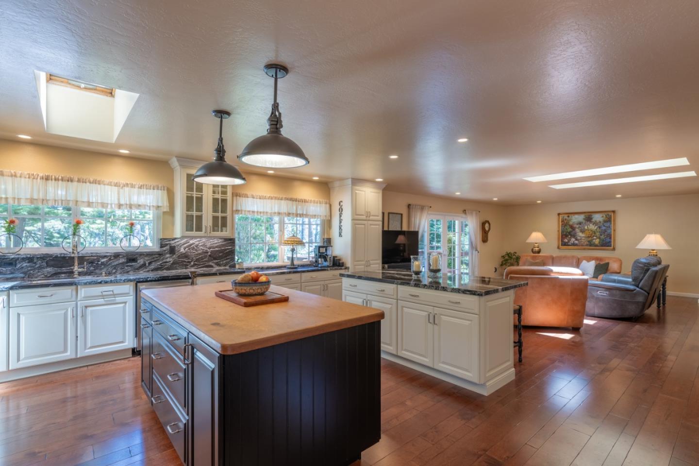 Monterey, California, 93940, United States, 3 Bedrooms Bedrooms, ,2 BathroomsBathrooms,Residential,For Sale,1837476