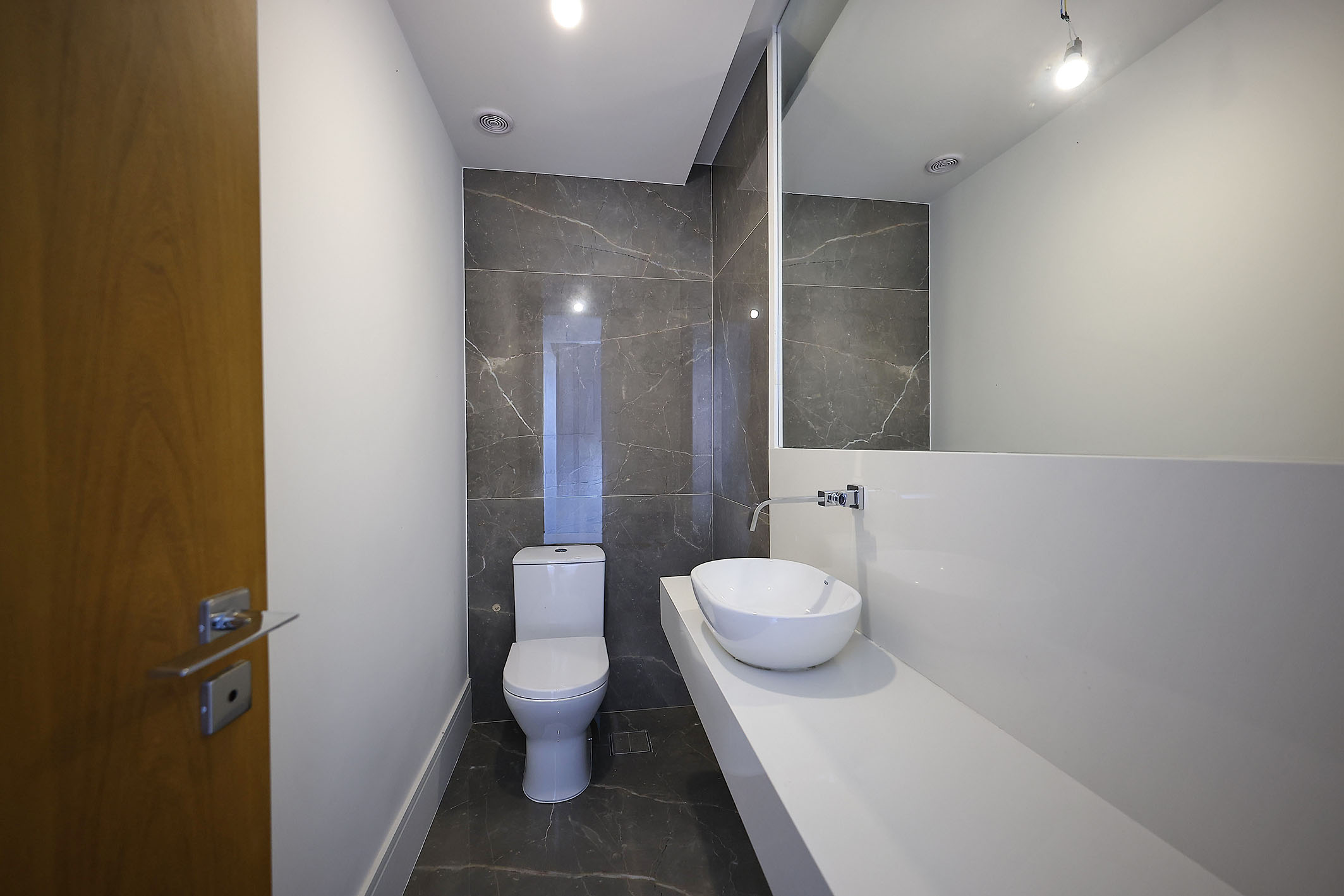 Triplex house with four suites and views of Pedra da Gávea in São Conrado - 物件實景